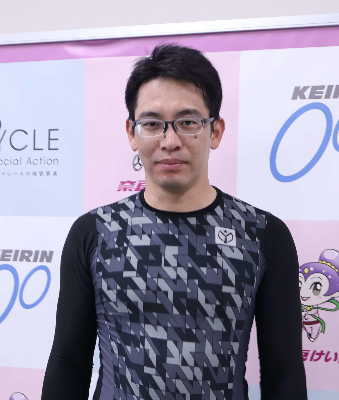 初のS級昇進を目指し菱田浩二の奮戦が続く（撮影・山田敏明）