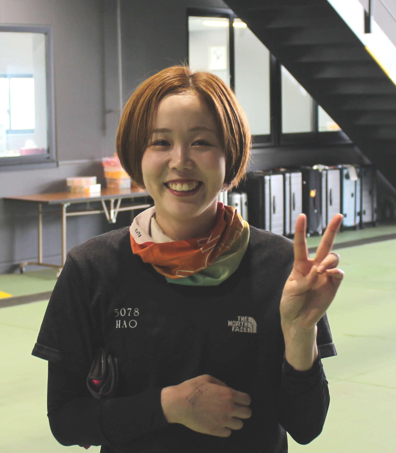 山川波乙が良機をゲットしVサイン