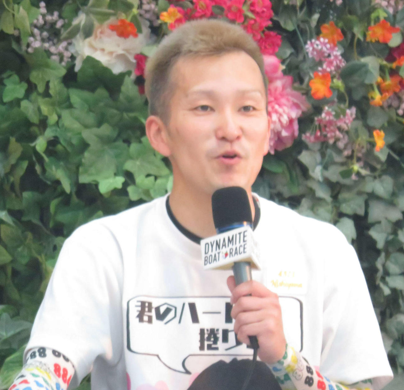 オープニング1Rを勝利してファンの喝采を浴びた西山貴浩