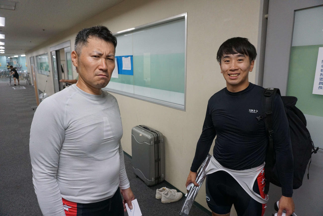 鎖骨骨折明けの桜井学が早くも復帰後初勝利(右は安彦統賀)
