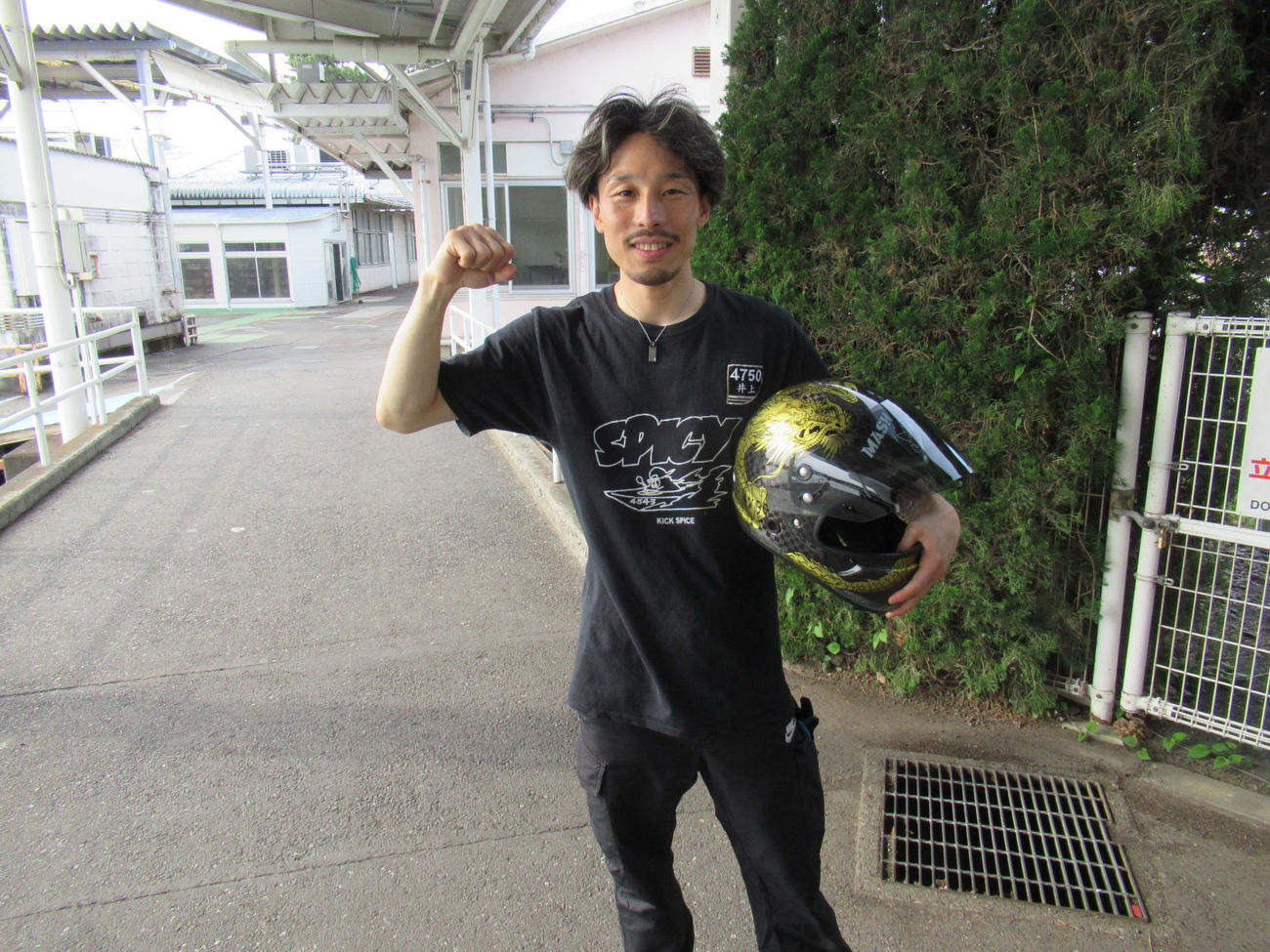 まずは予選突破へ気合で走る井上尚悟