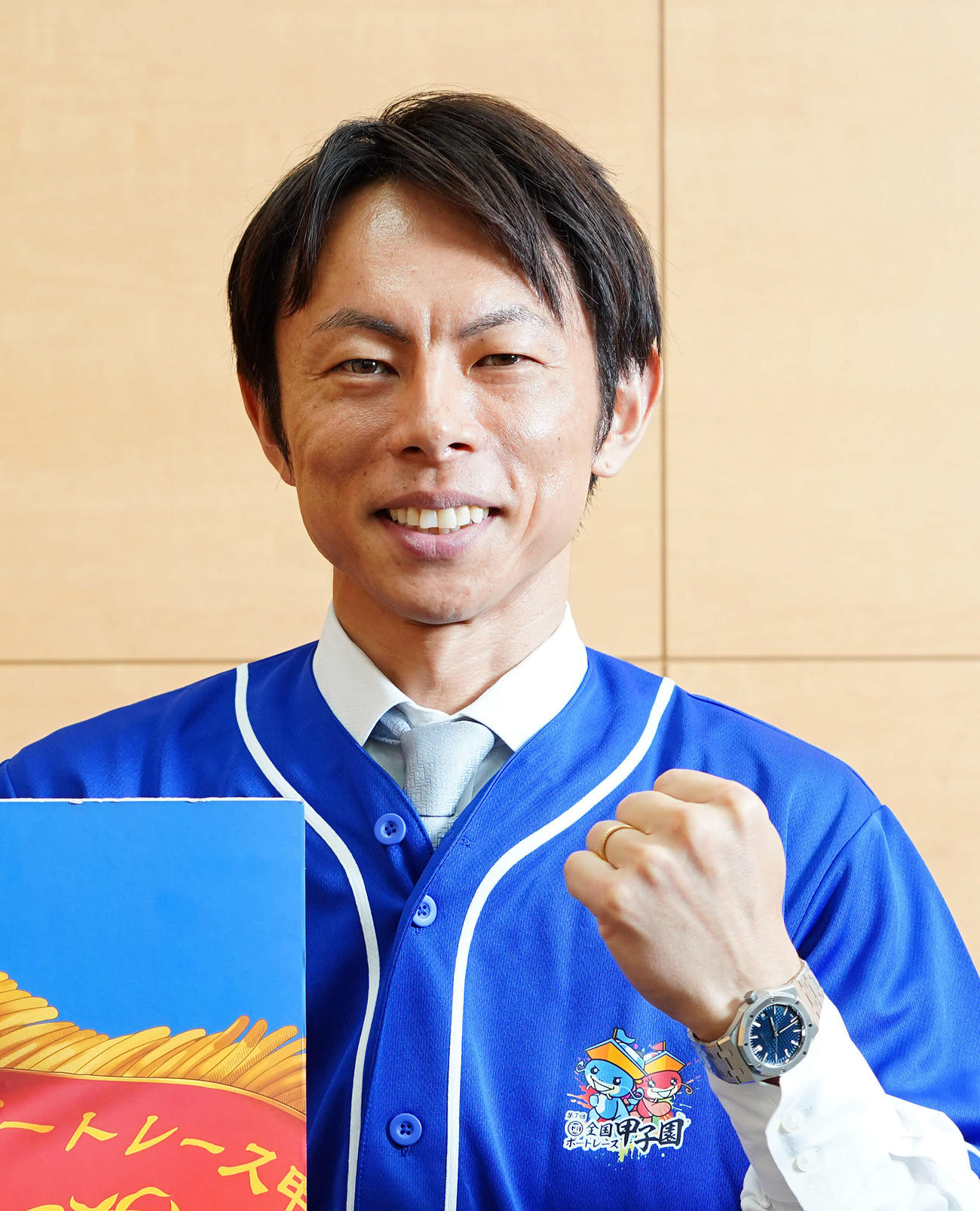 「G2全国ボートレース甲子園」を笑顔でPRするボートレーサー長田頼宗（撮影・小島史椰）