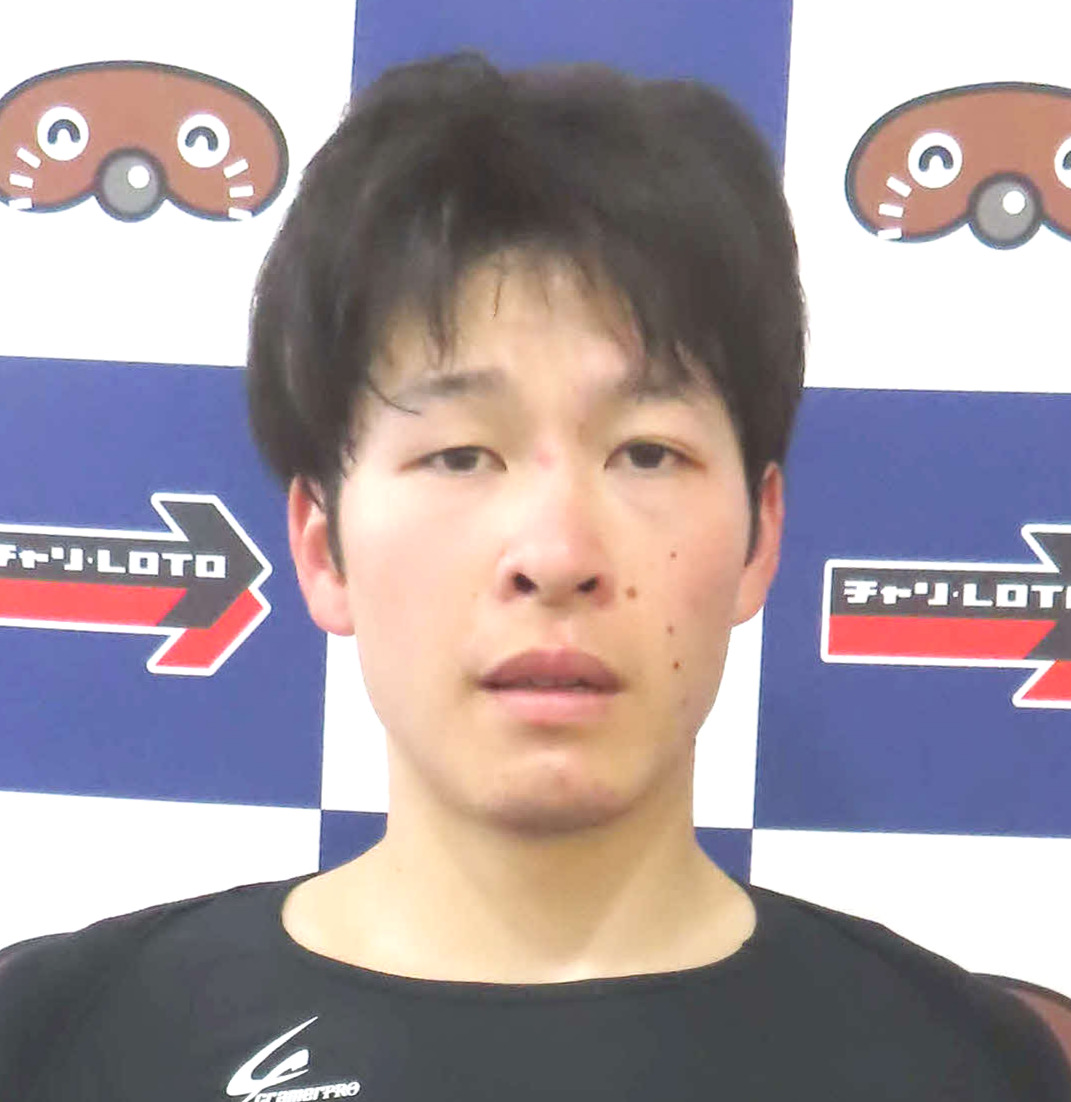 しなやかで力強い動きを披露している西田優大