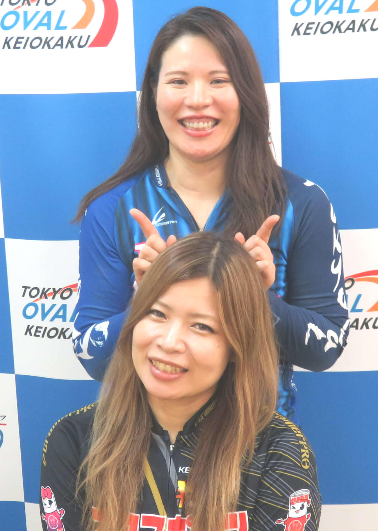 地元では初の姉妹参戦となる石井寛子（手前）と貴子