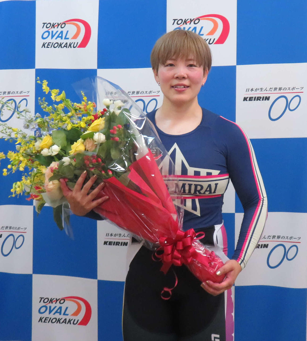 ガールズ決勝Bを制した地元梅川風子（撮影・栗田文人）