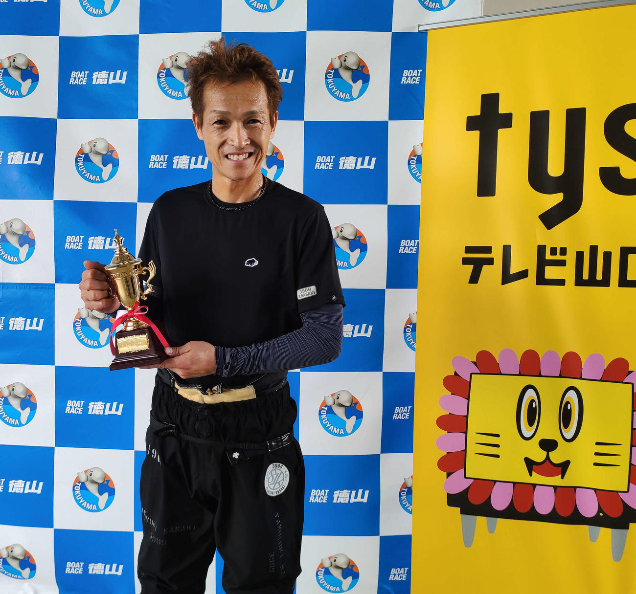 5コース差しで当地6度目Vを飾った佐々木康幸（撮影・渕上知）