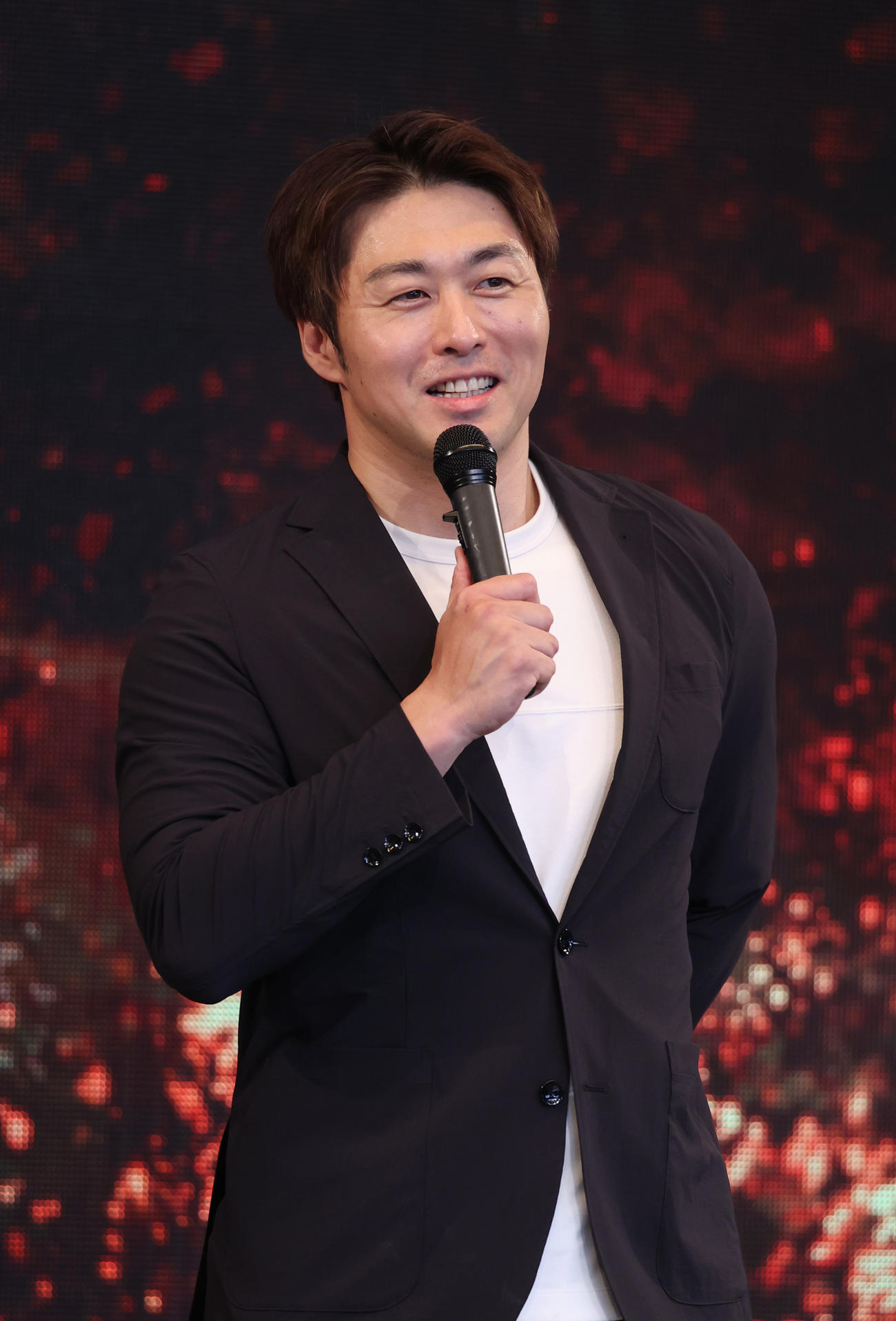 トークショーする元競輪選手の平原康多（撮影・柴田隆二）