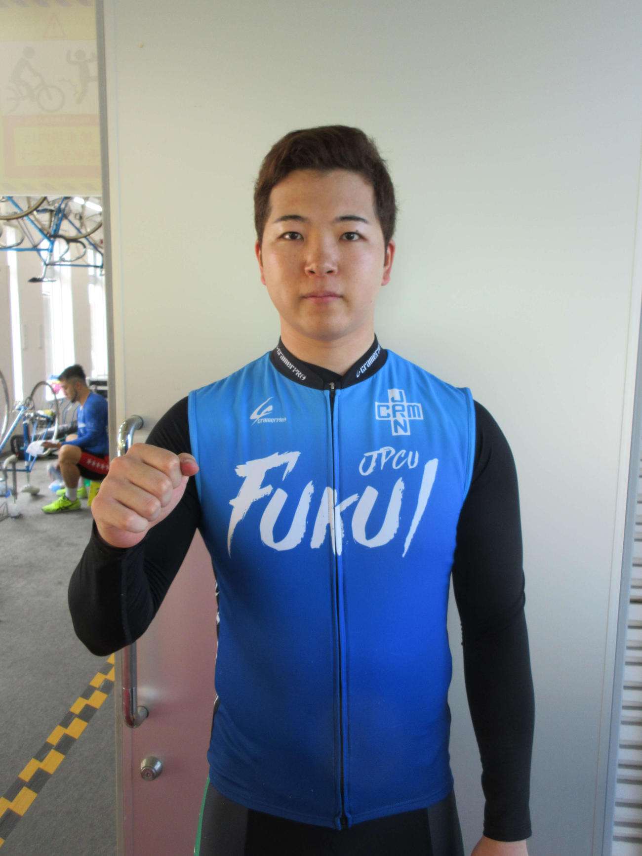 初勝利を挙げた思い出のバンクで小松原正登が奮闘する