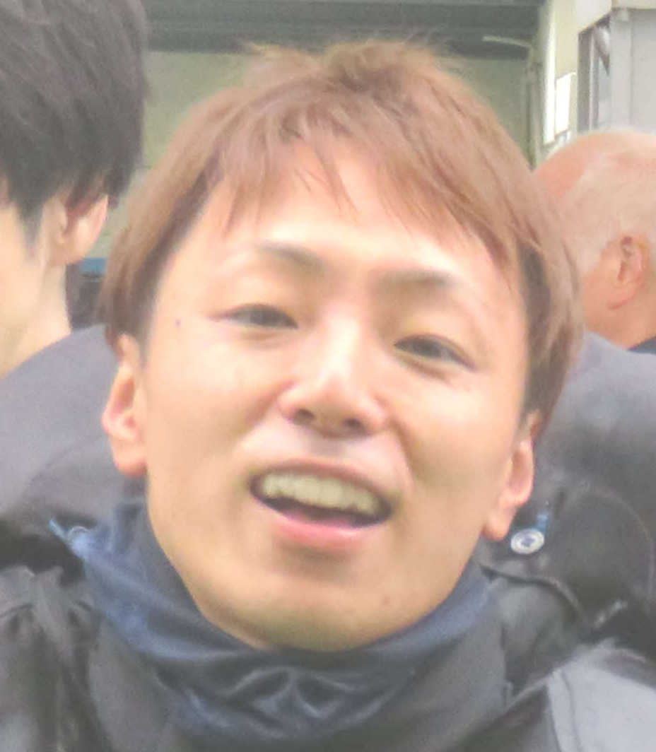 勝負駆けに成功して安堵の青木玄太
