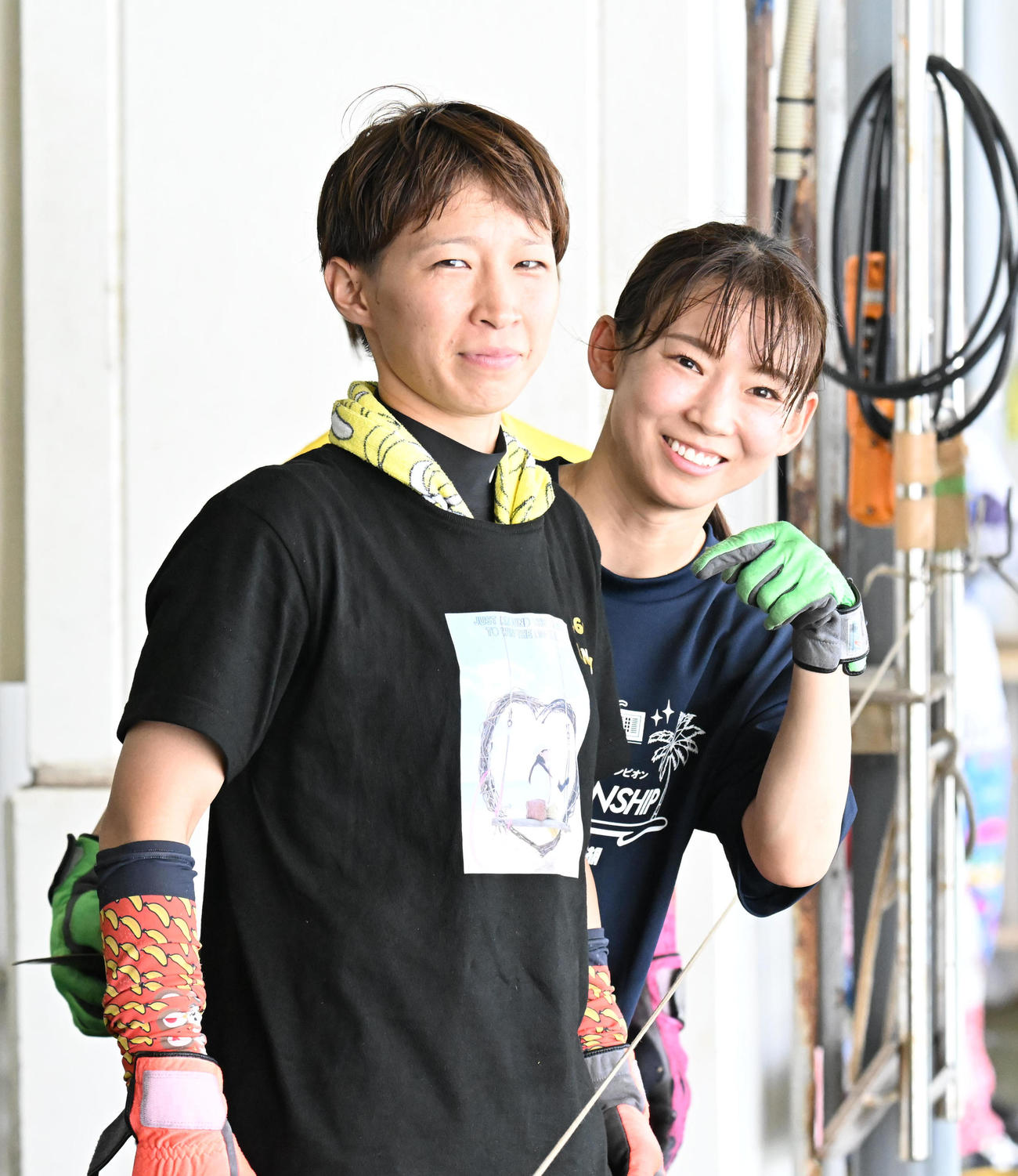 松尾夏海（左）と守屋美穂（撮影・和賀正仁）