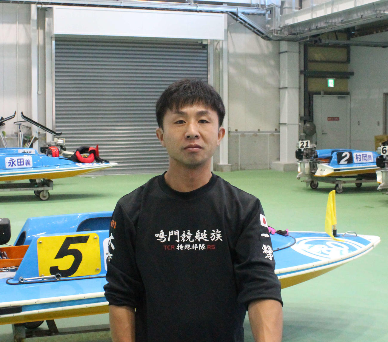 菅章哉が南風を待つ。準優10Rはチルト3度で一撃を狙う（撮影・安達弘持）