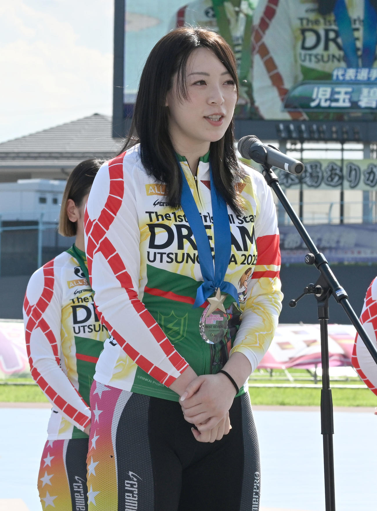 女子オールスター競輪開会式で、選手を代表してあいさつする児玉碧衣（撮影・千葉一成）