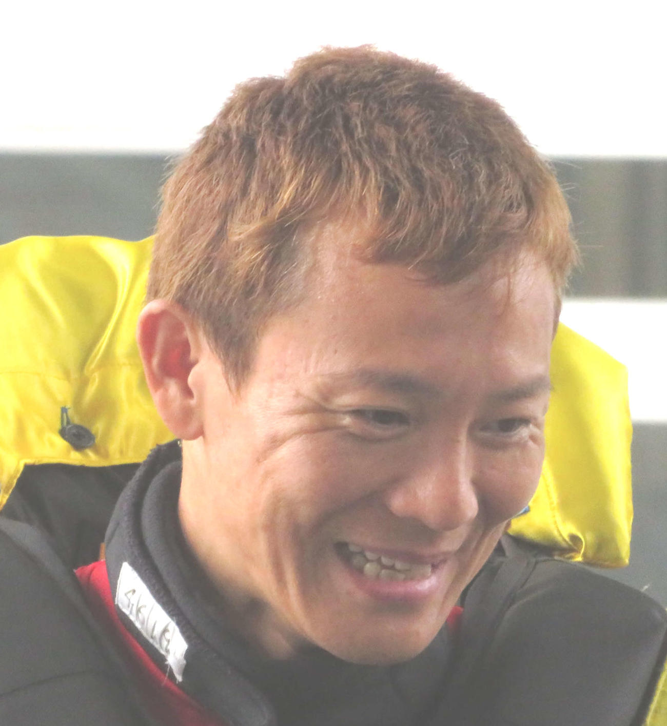 伏田裕隆は後半レースで勝利して笑顔