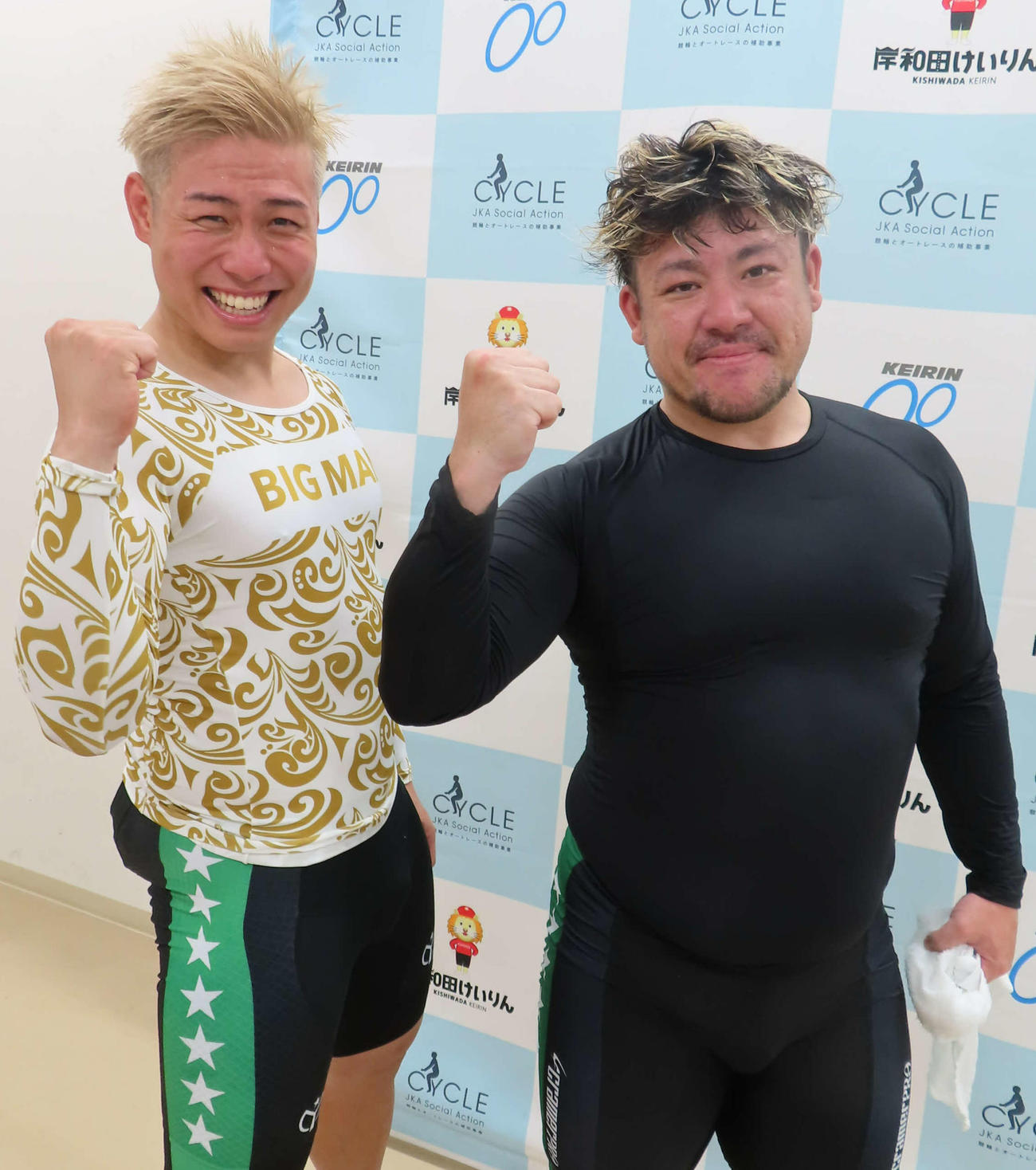 ワンツーを決めた1着の藤井優希（左）とマーク小原将通