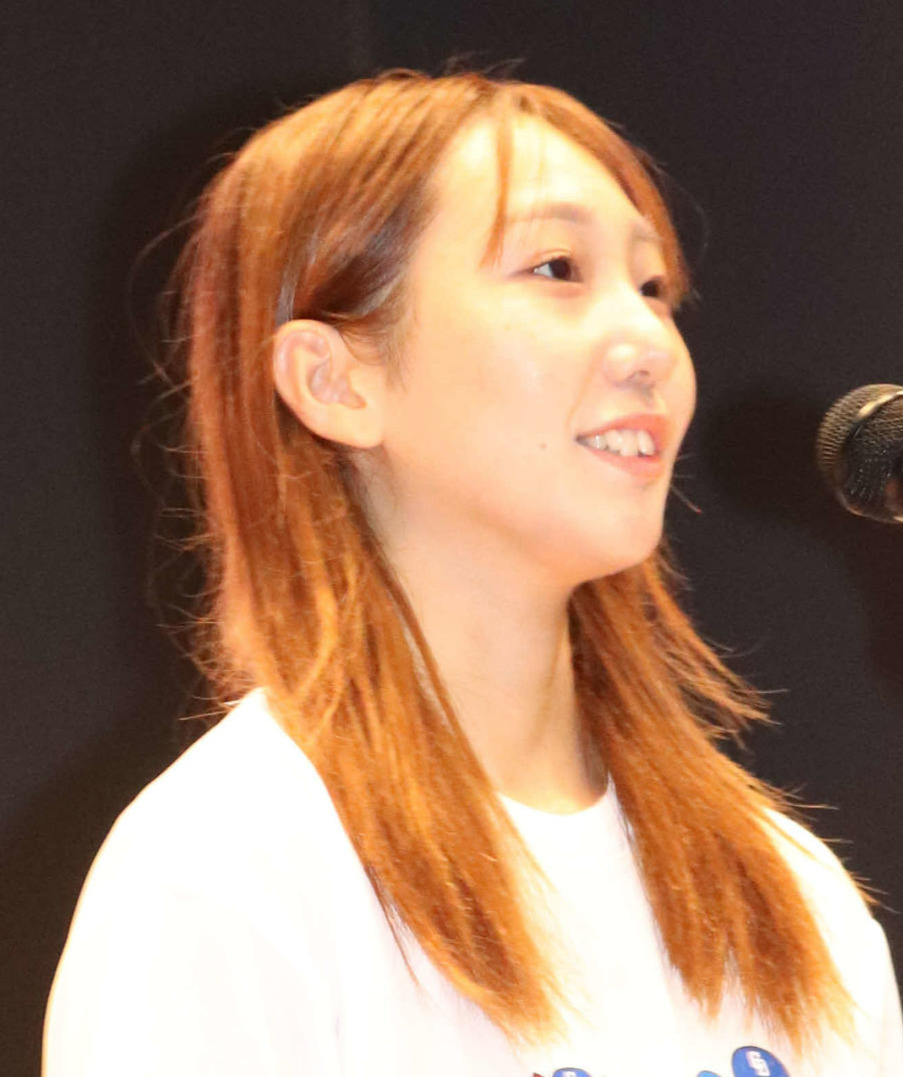 オープニングセレモニーで選手を代表して挨拶した井沢聖奈