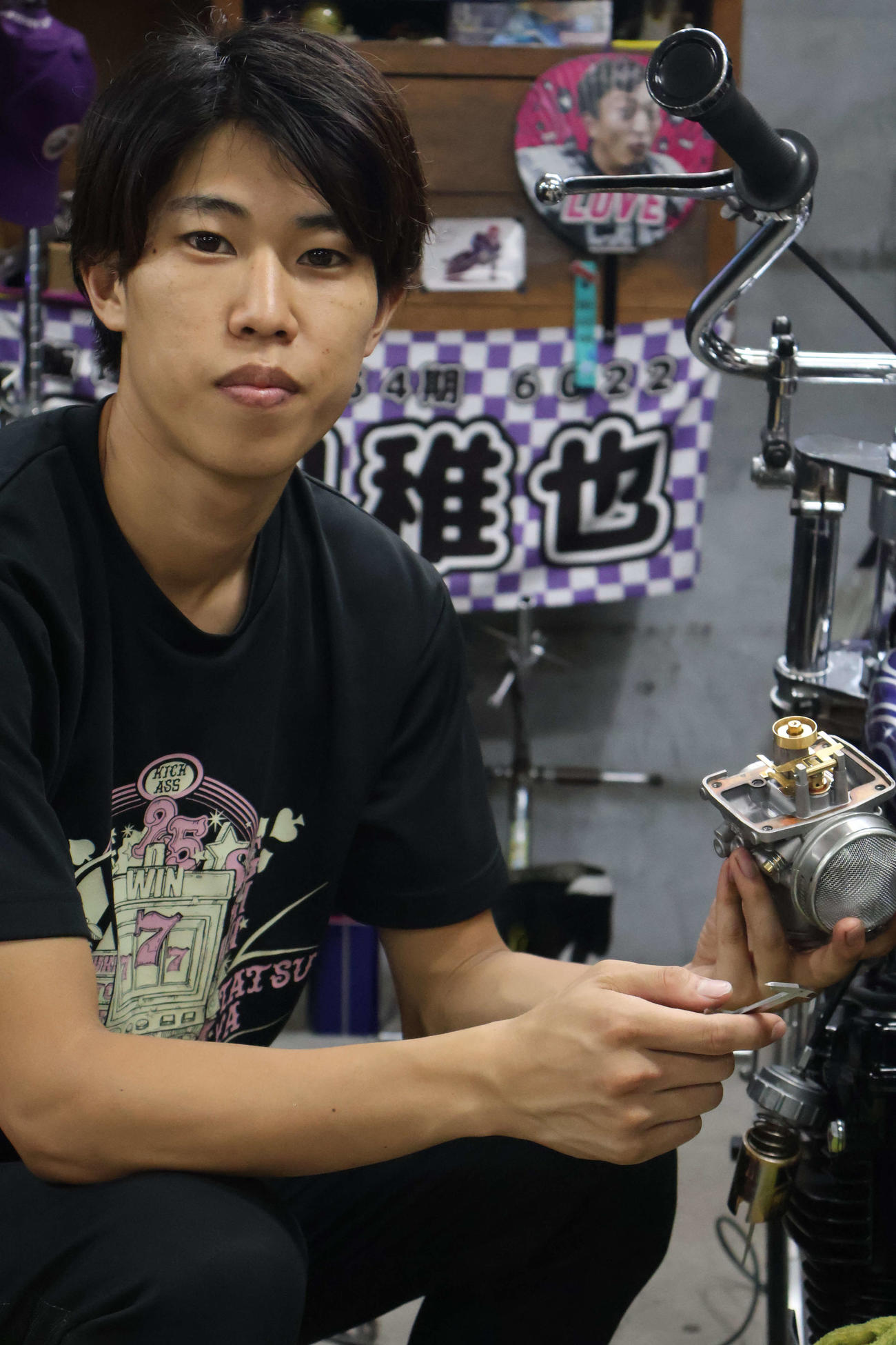 レース後も整備に余念がない長田稚也