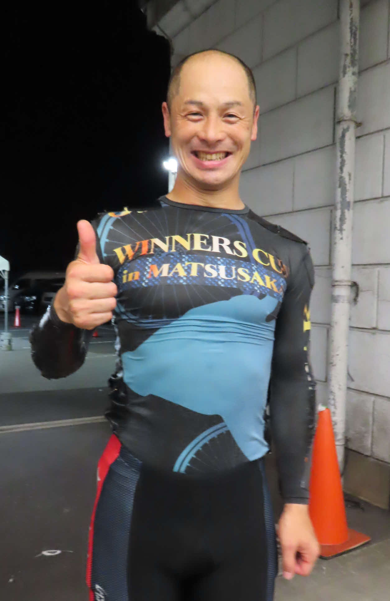初日特選を制した北津留翼が笑顔を見せる（撮影・野島成浩）