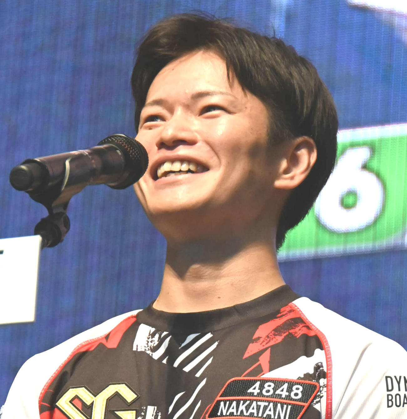 仲谷颯仁が登場すると地元ファンから大歓声