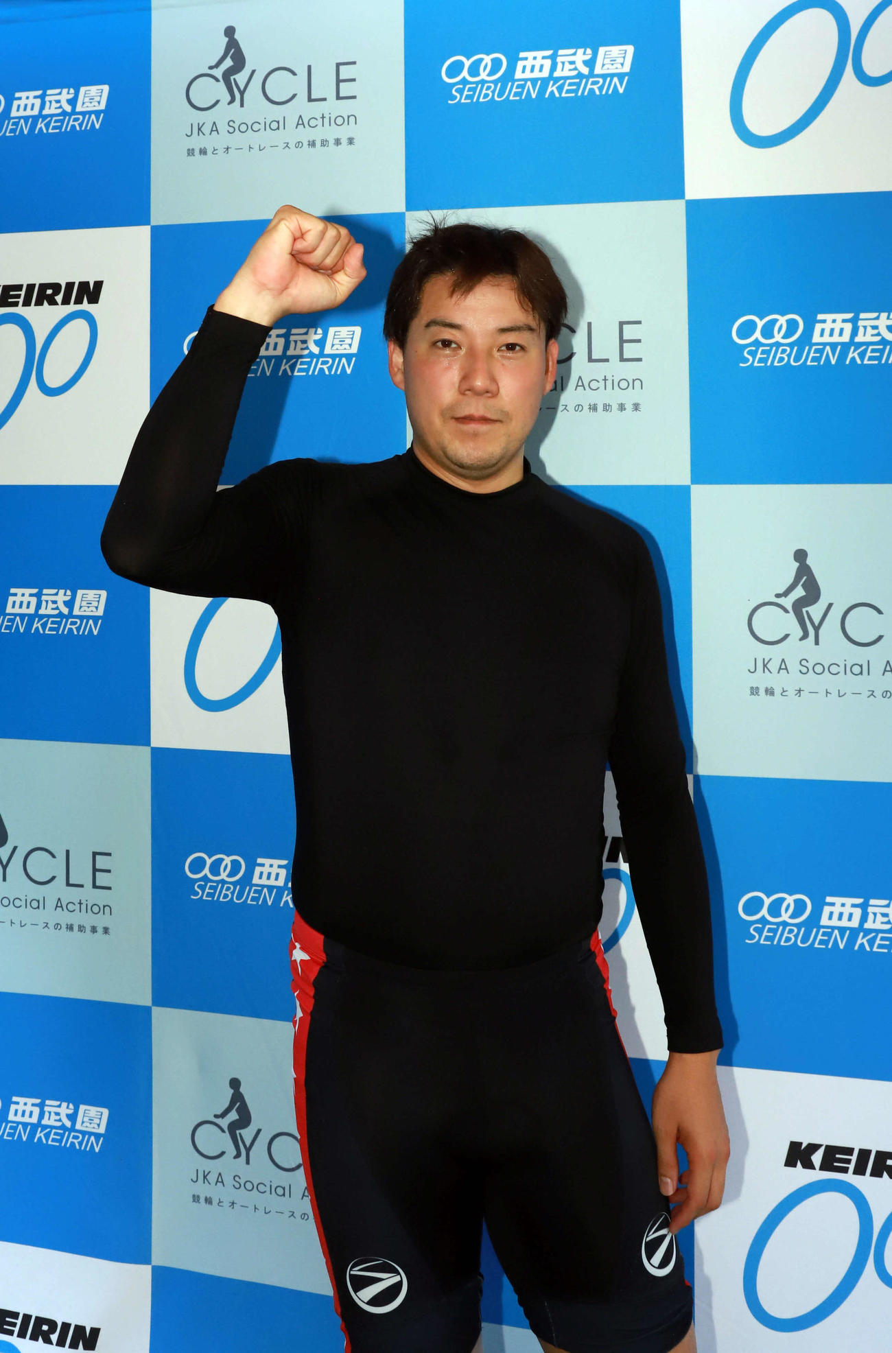 2Rで1着の片折亮太は決勝に乗る地元4人へエールを送った