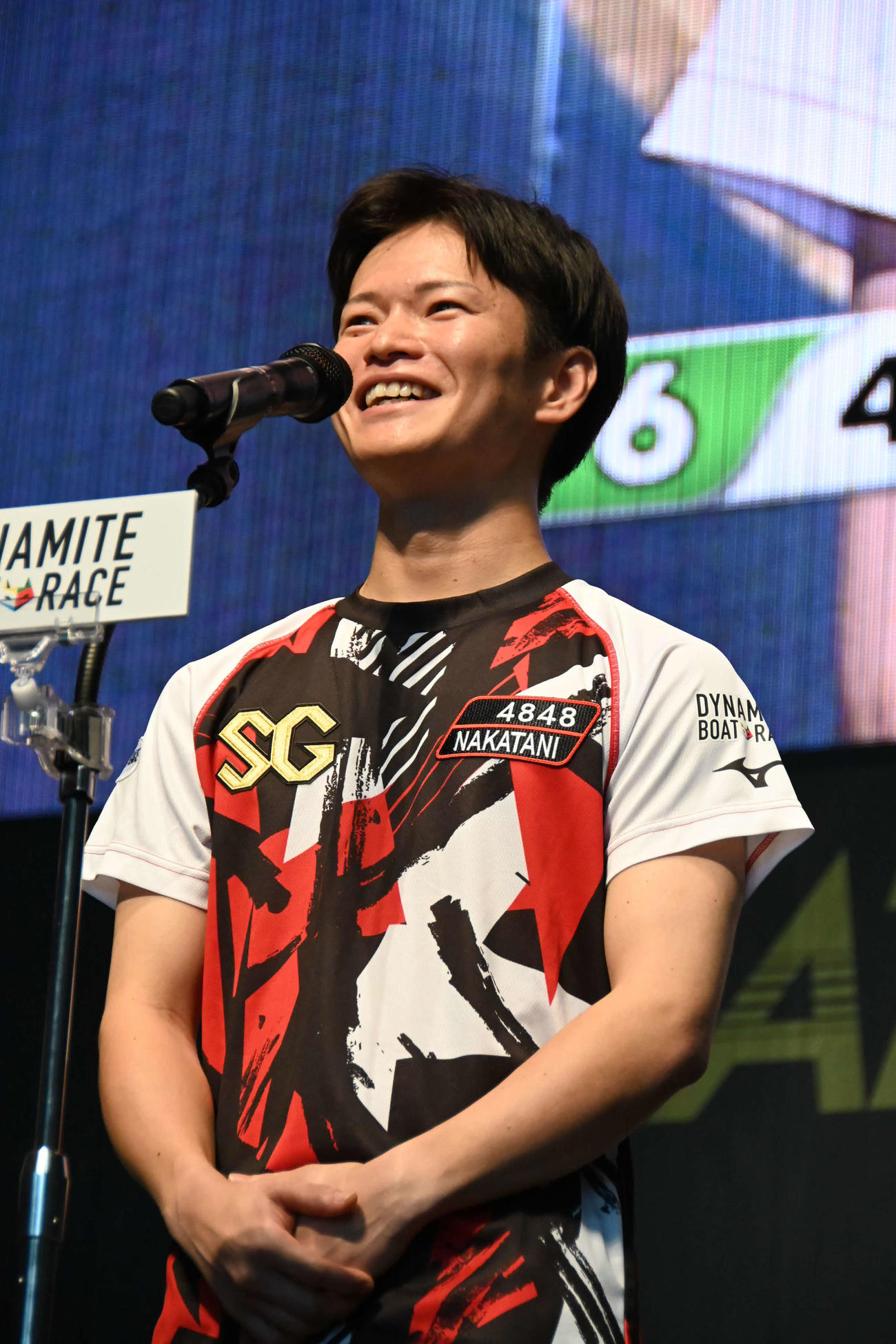 仲谷颯仁が登場すると地元ファンから大歓声が上がった