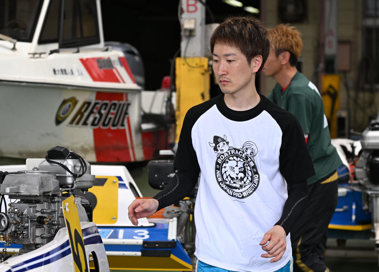 「G1開設71周年記念トーキョー・ベイ・カップ」前検日、調整する佐々木（撮影・千葉一成）