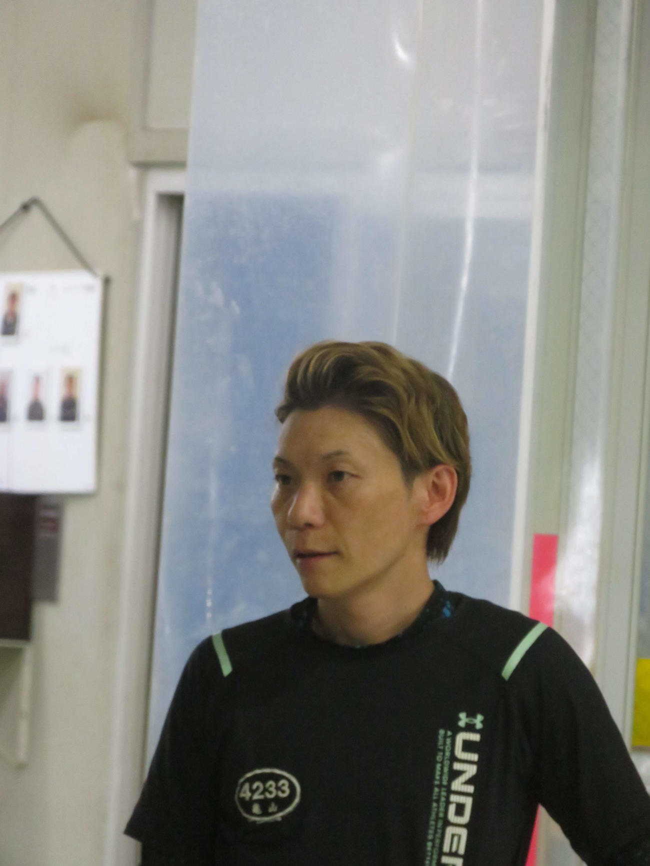 初日後半のレース内容を反省する亀山雅幸