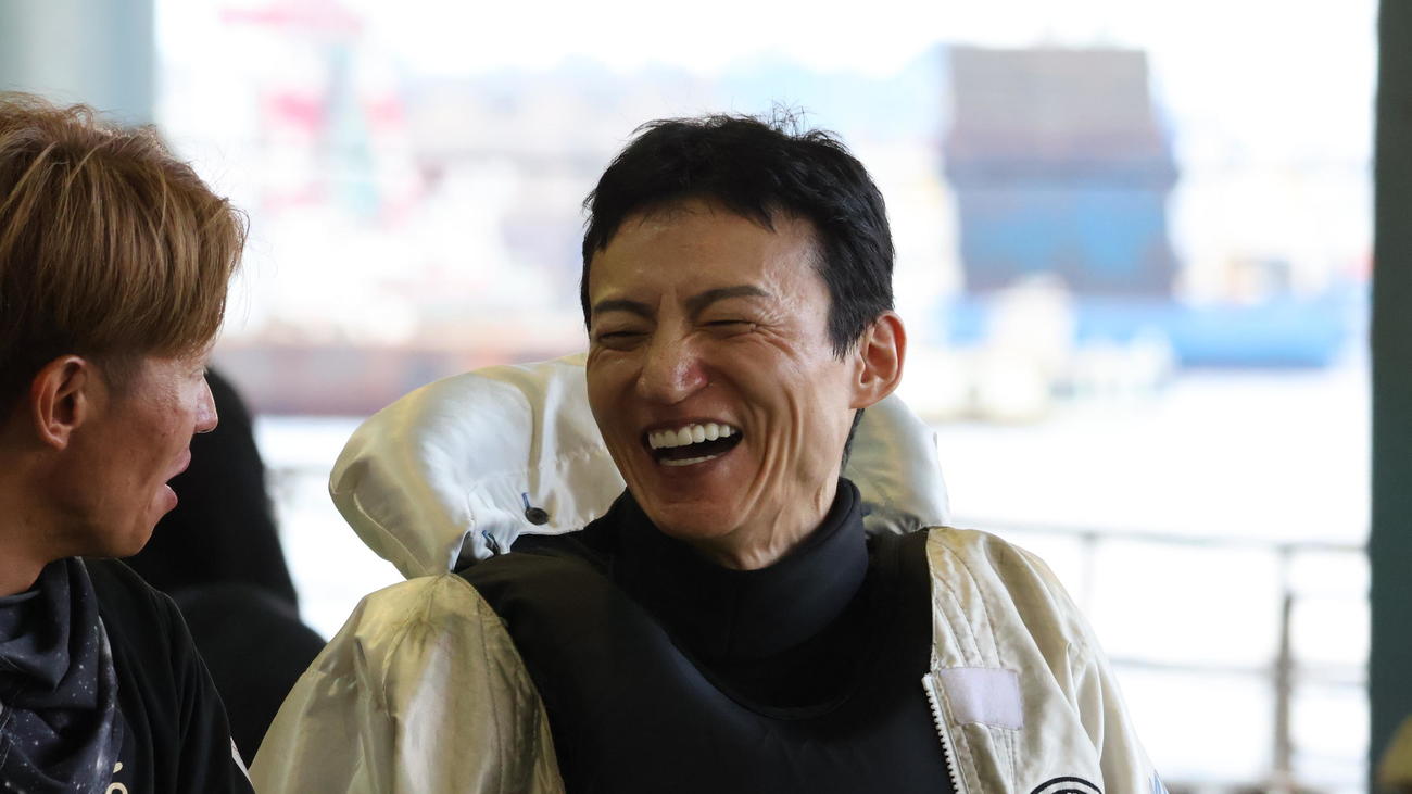 5Rで逃げてデビュー通算1500勝を達成した福島勇樹は同支部・森作雄大に笑顔を見せた
