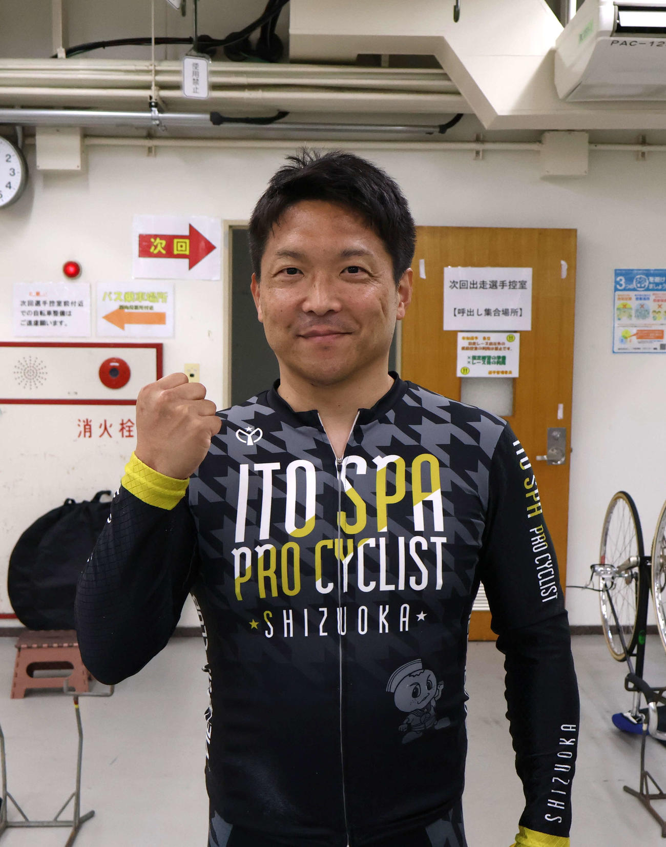 初のモーニング戦に臨む土屋裕二（撮影・一樹）
