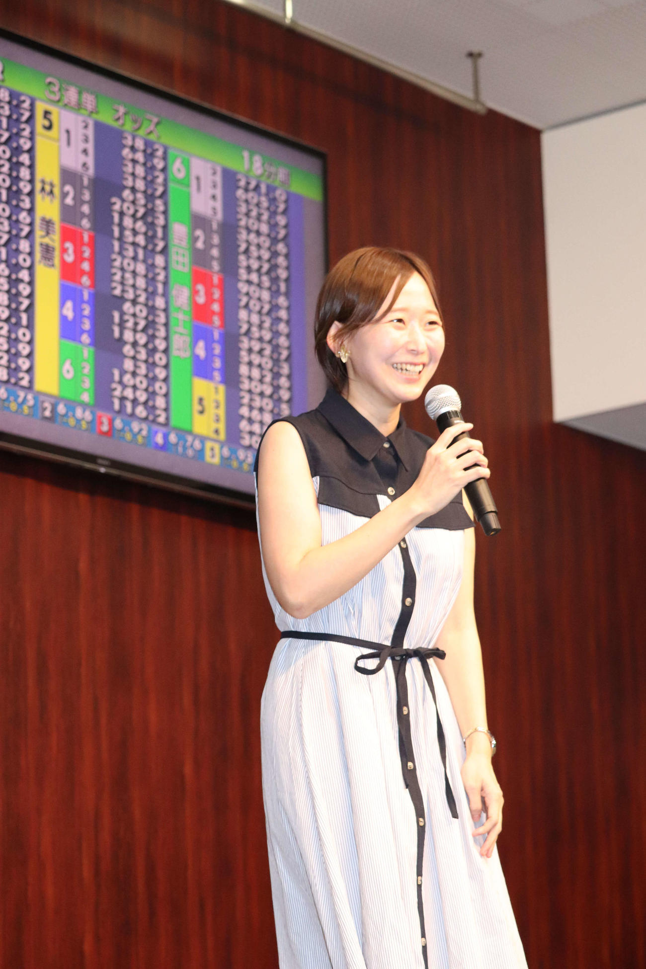 産休中の西岡成美のトークショーが行われた（撮影・神田成史）