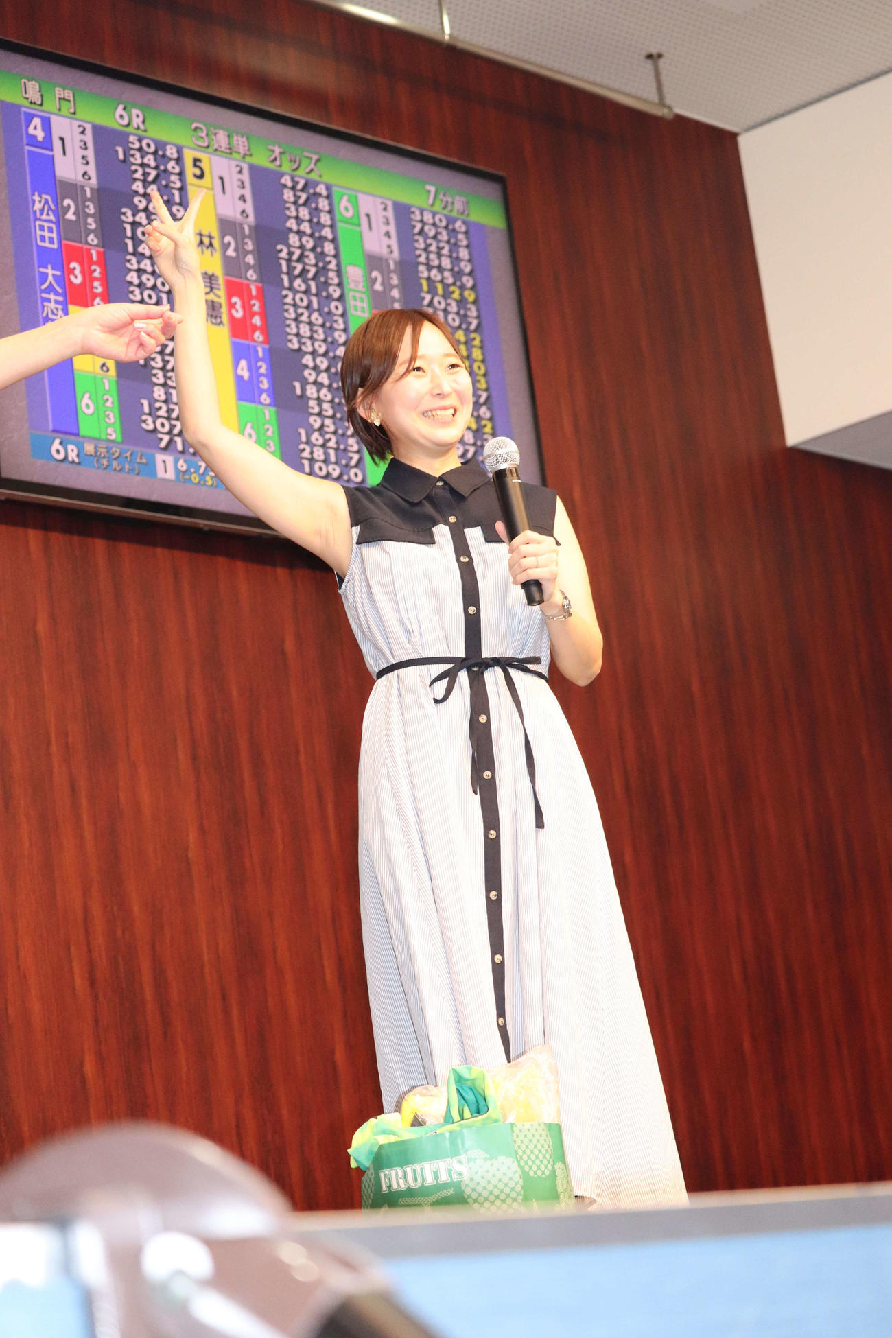場内で産休中の西岡成美のトークショーが行われた（撮影・神田成史）