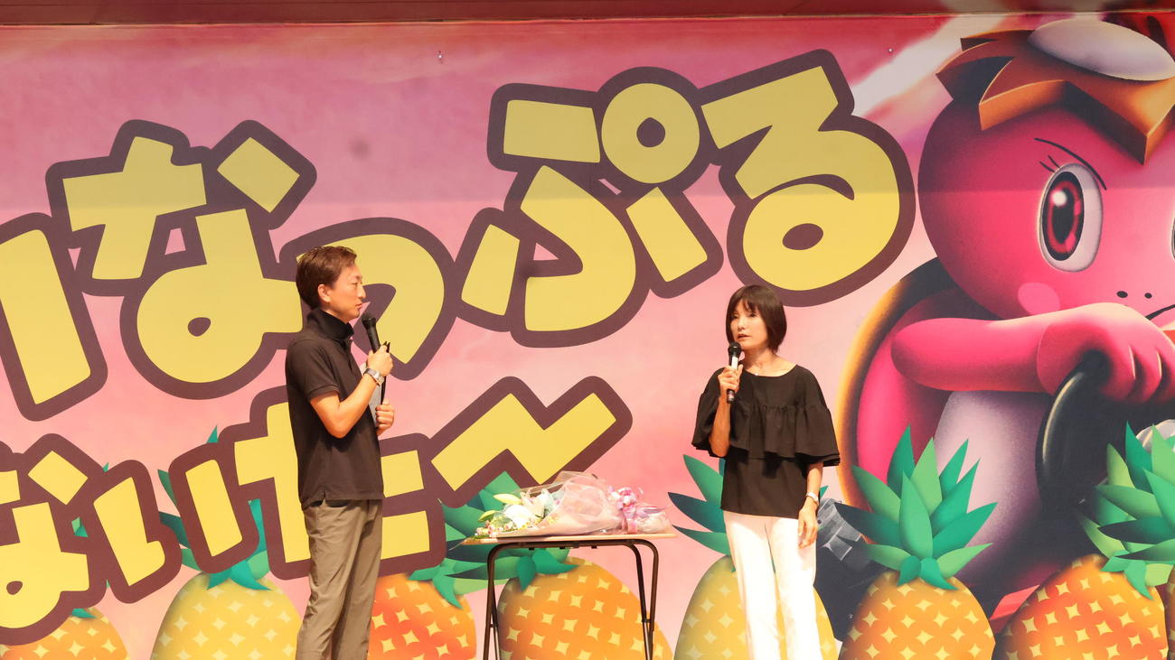 現役引退後、日高逸子さんは初めて公の場に登場し、ファンの前で現役生活を振り返った