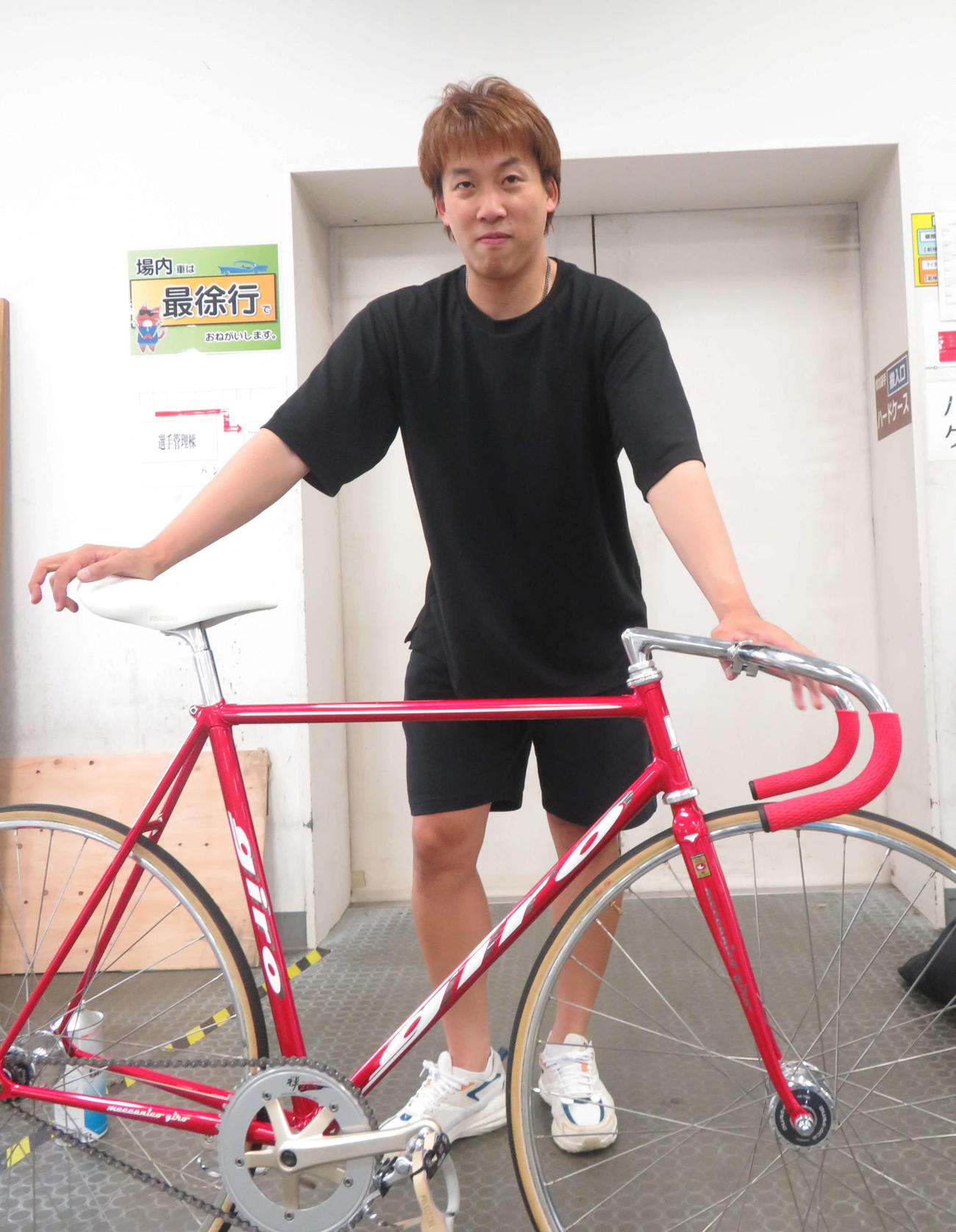 新車に手応えをつかみつつある江端隆司（撮影・栗田文人）