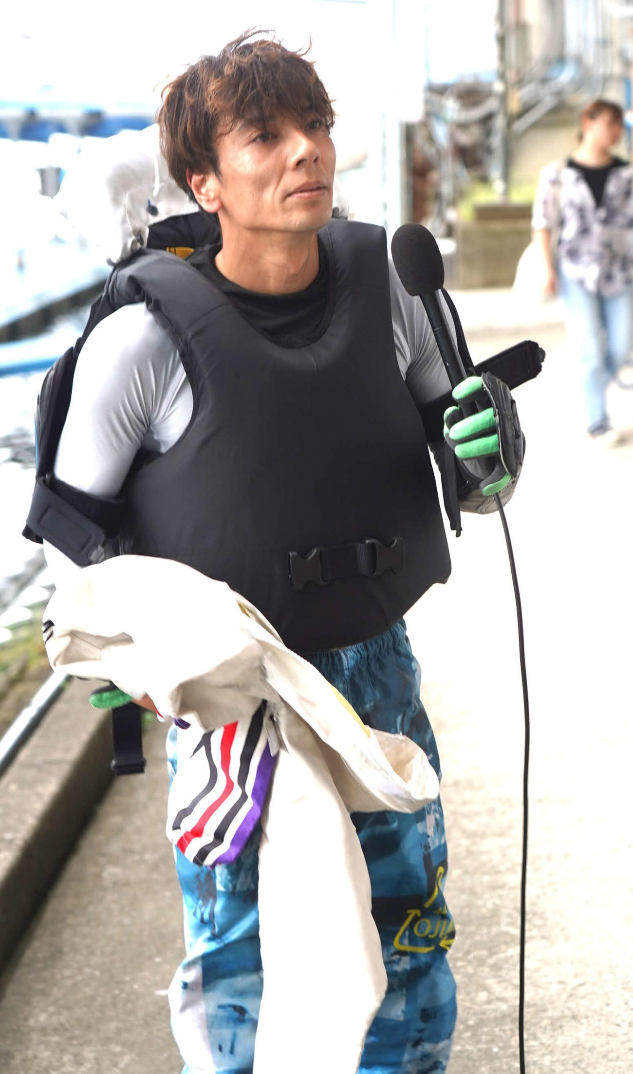 優勝した尾嶋一広がインタビューに応える
