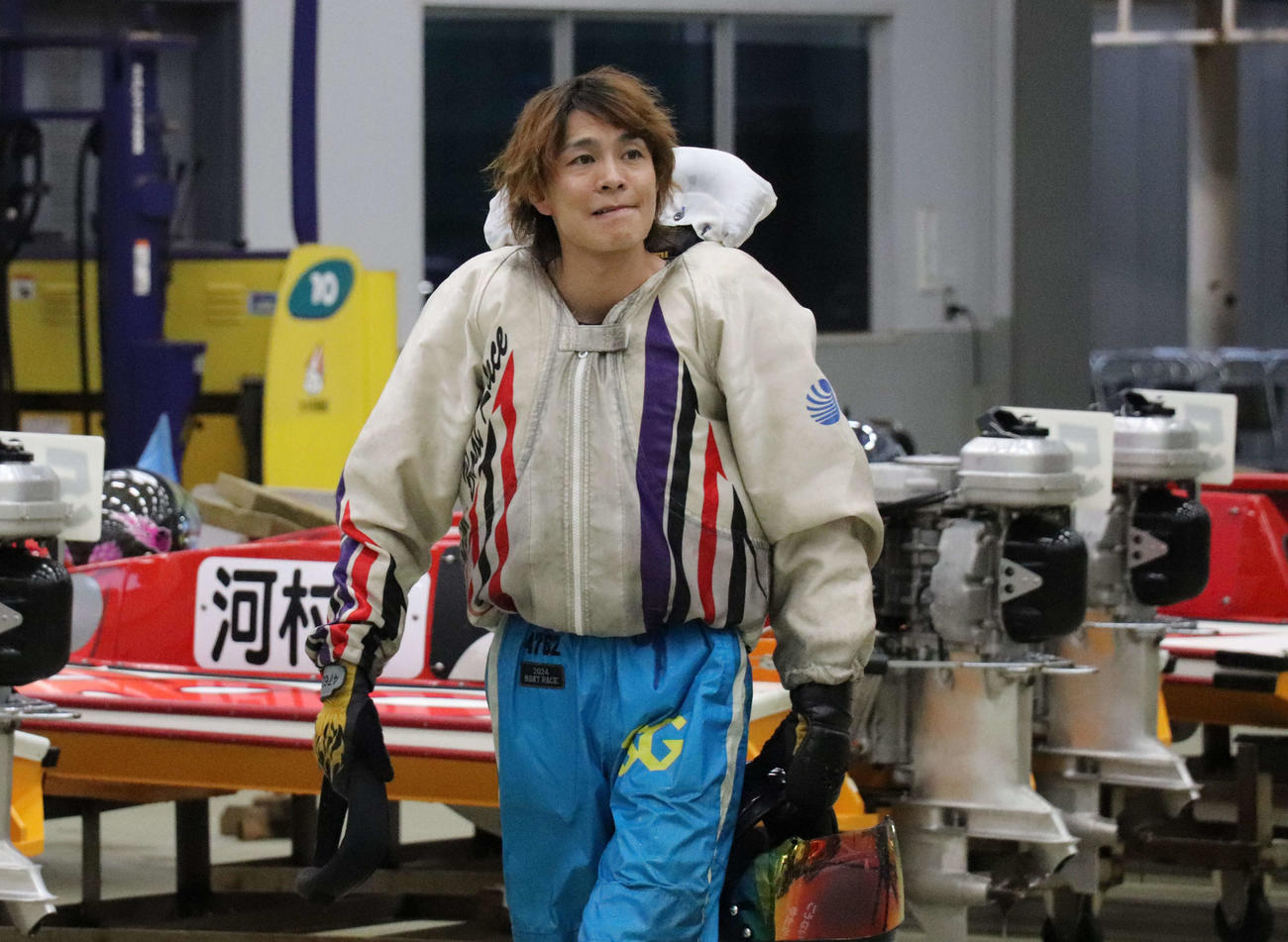 予選ラストのイン戦で3着に敗れて唇を噛む藤原啓史朗