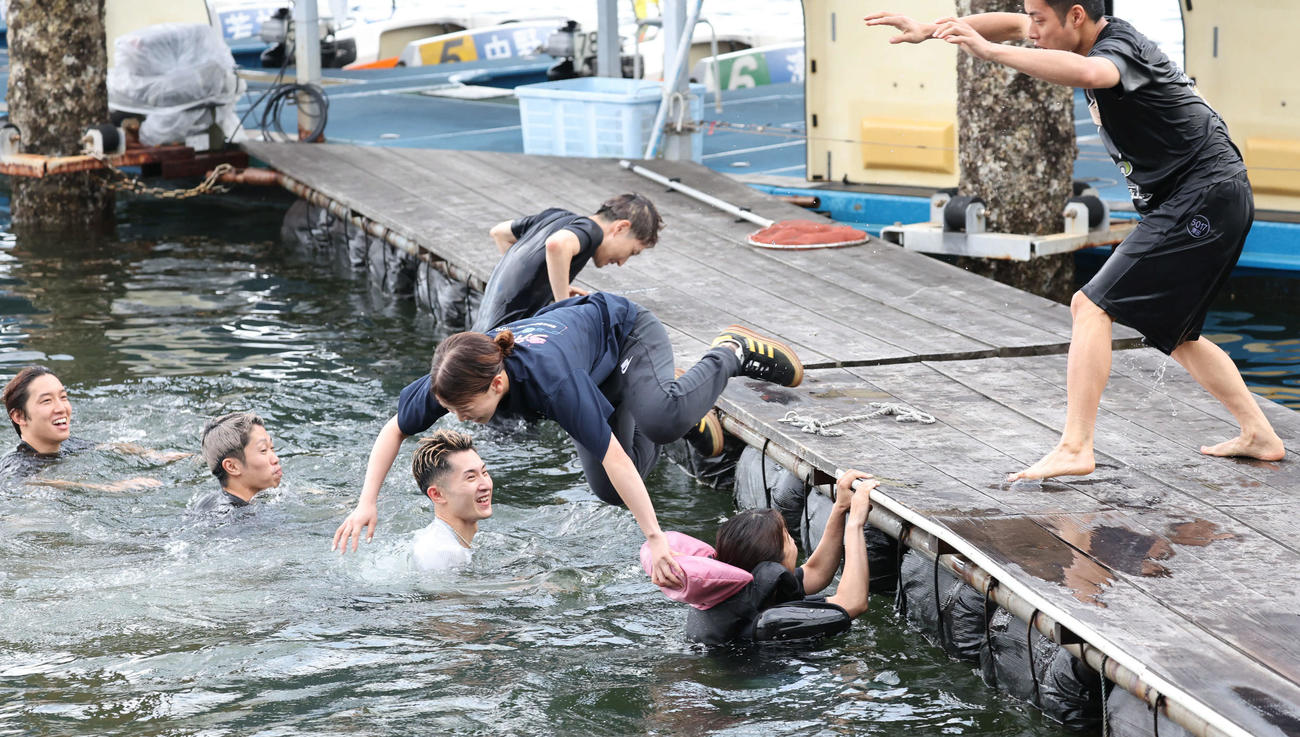 7RでG1初勝利の宗行治哉の水神祭でついでにおとされた勝浦真帆（撮影・西尾就之）