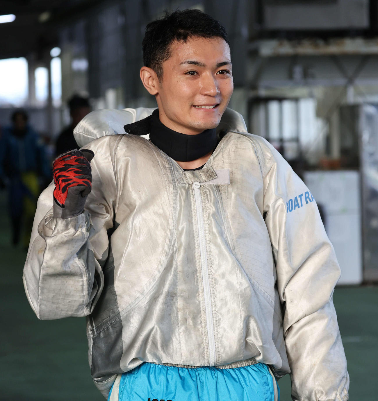 準優勝戦12Rは新開航が1着となりガッツポーズ（撮影・西尾就之）