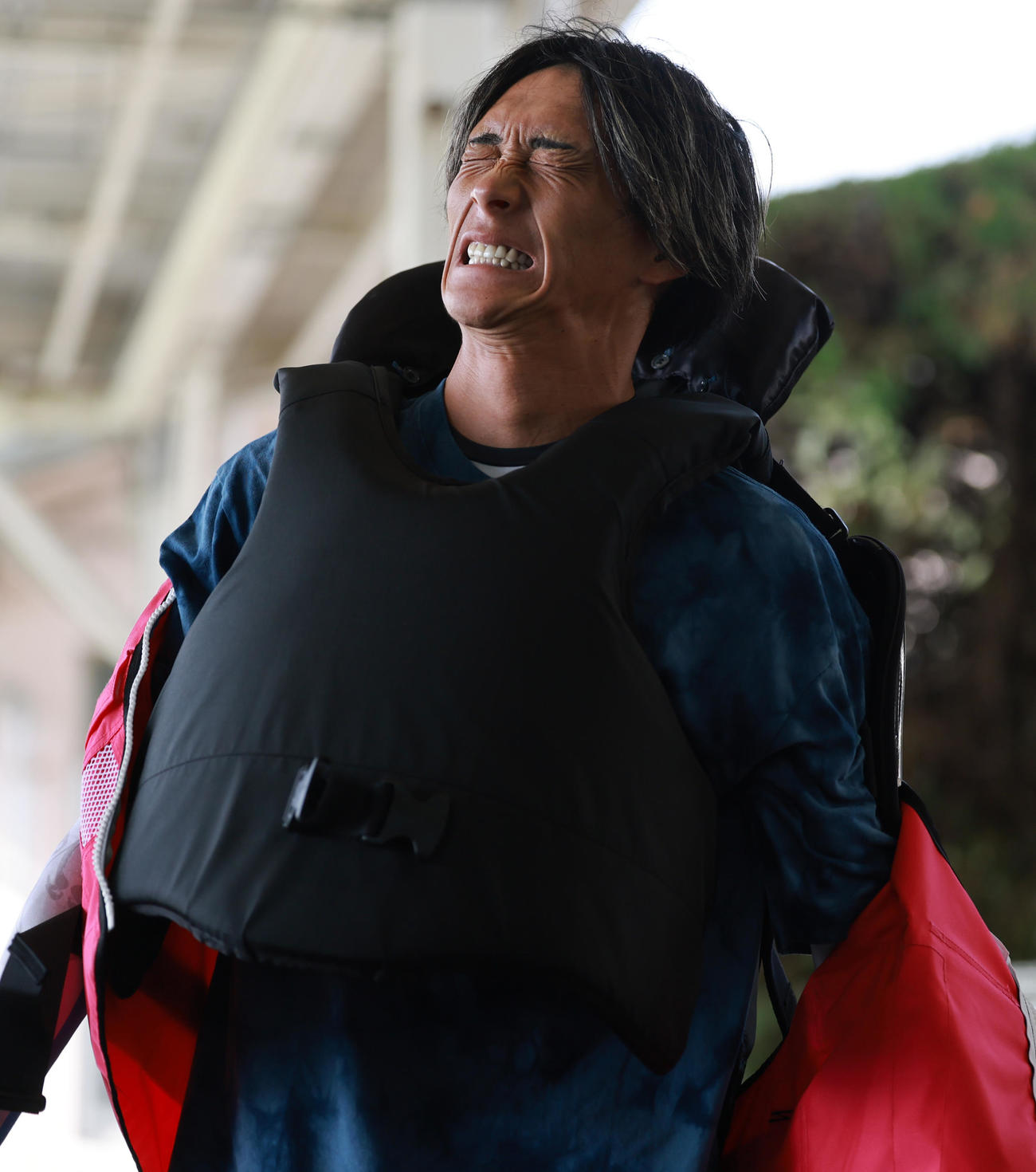 スタート特訓を終えた峰竜太は、「表情で決めてください」と渋い表情（撮影・野上伸悟）