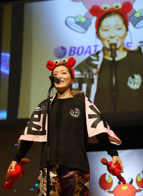 ボートレース】西橋奈未“かにづくし”スタイルで登場！「地元開催なので