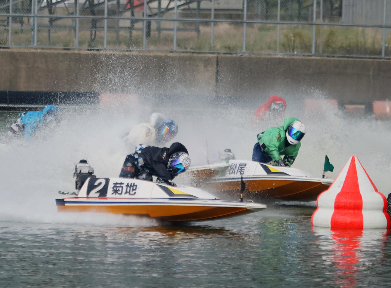 ボートレース三国　ファン感謝3Daysボートレースバトルトーナメント・第2日目　セミファイナル12R1周2M、1着3960菊地孝平（撮影・上山淳一）