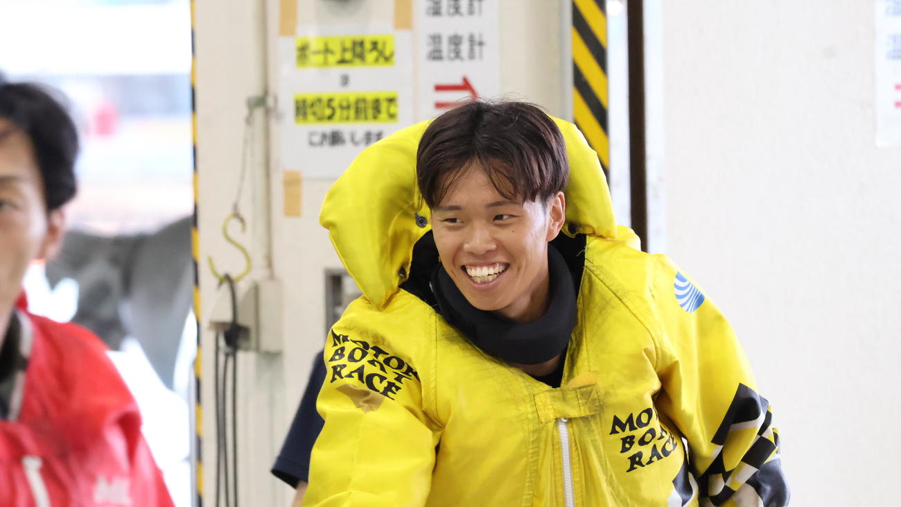 12R、5コースからまくり差しを決めた永松良教は3日目連勝で満面の笑み