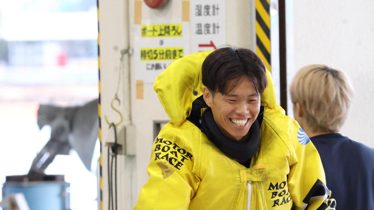 12R、5コースからまくり差しを決めた永松良教は3日目連勝で満面の笑み