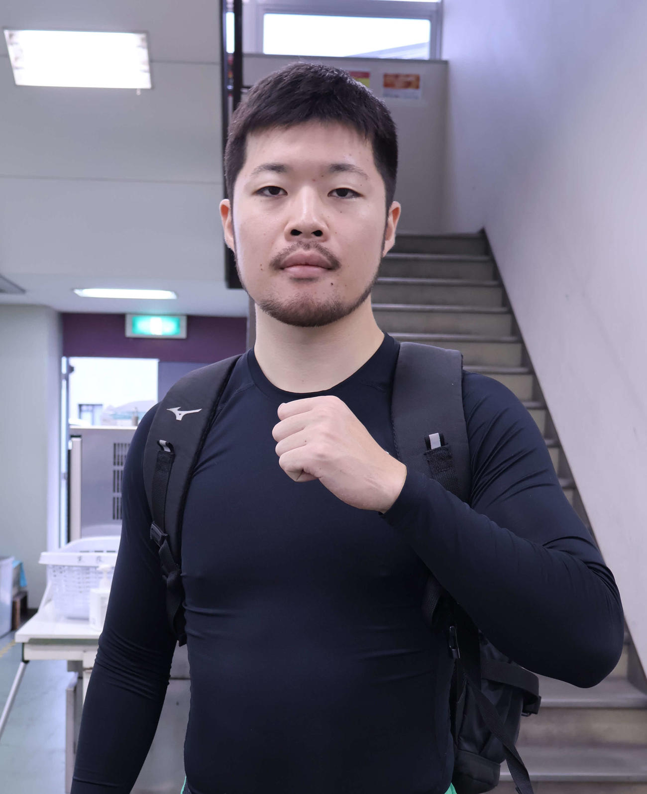五輪拓巳が決勝進出を目指して全力疾走する（撮影・山田敏明）