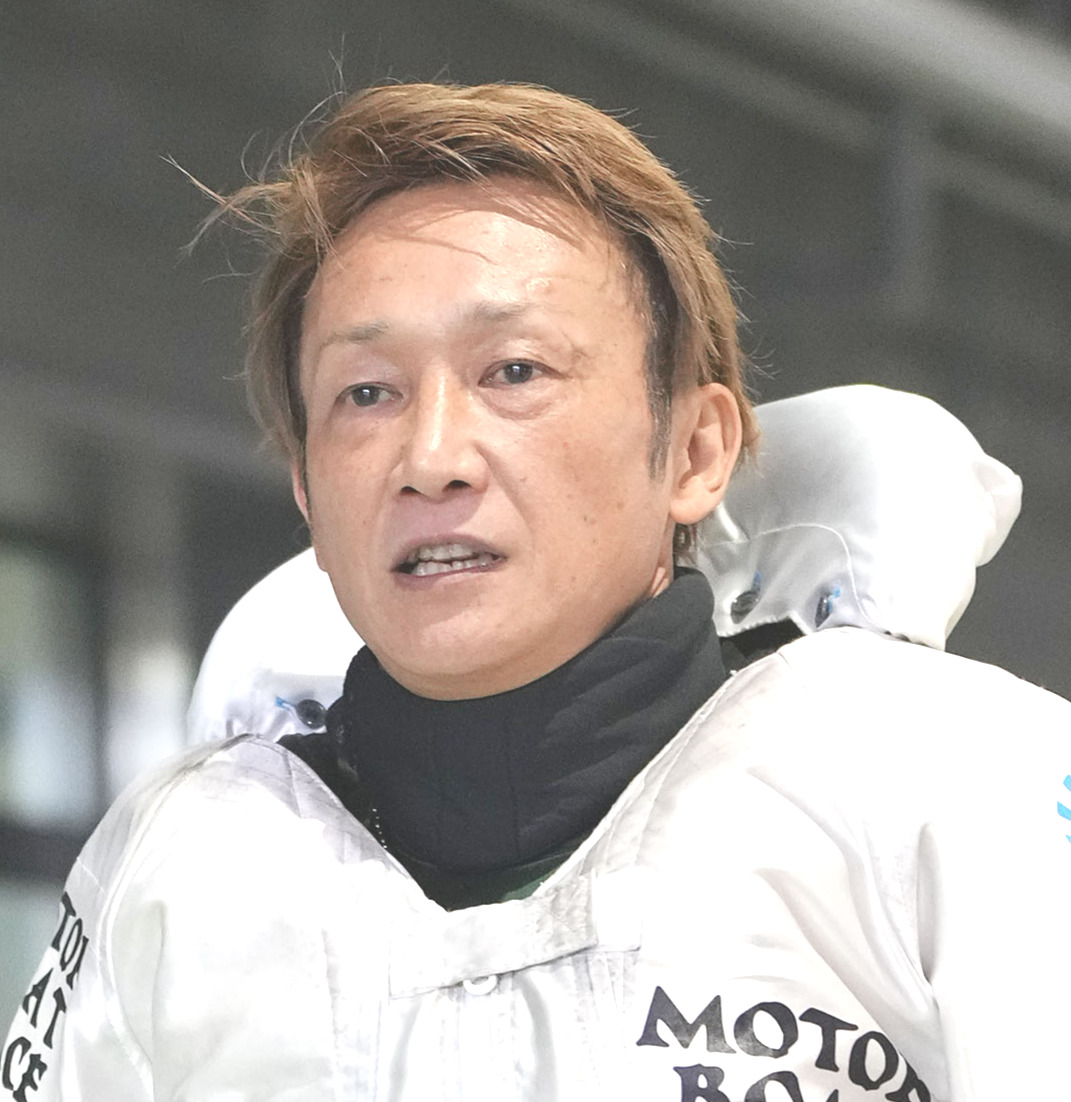 気迫のスタートを決めて逃げ切った赤岩善生