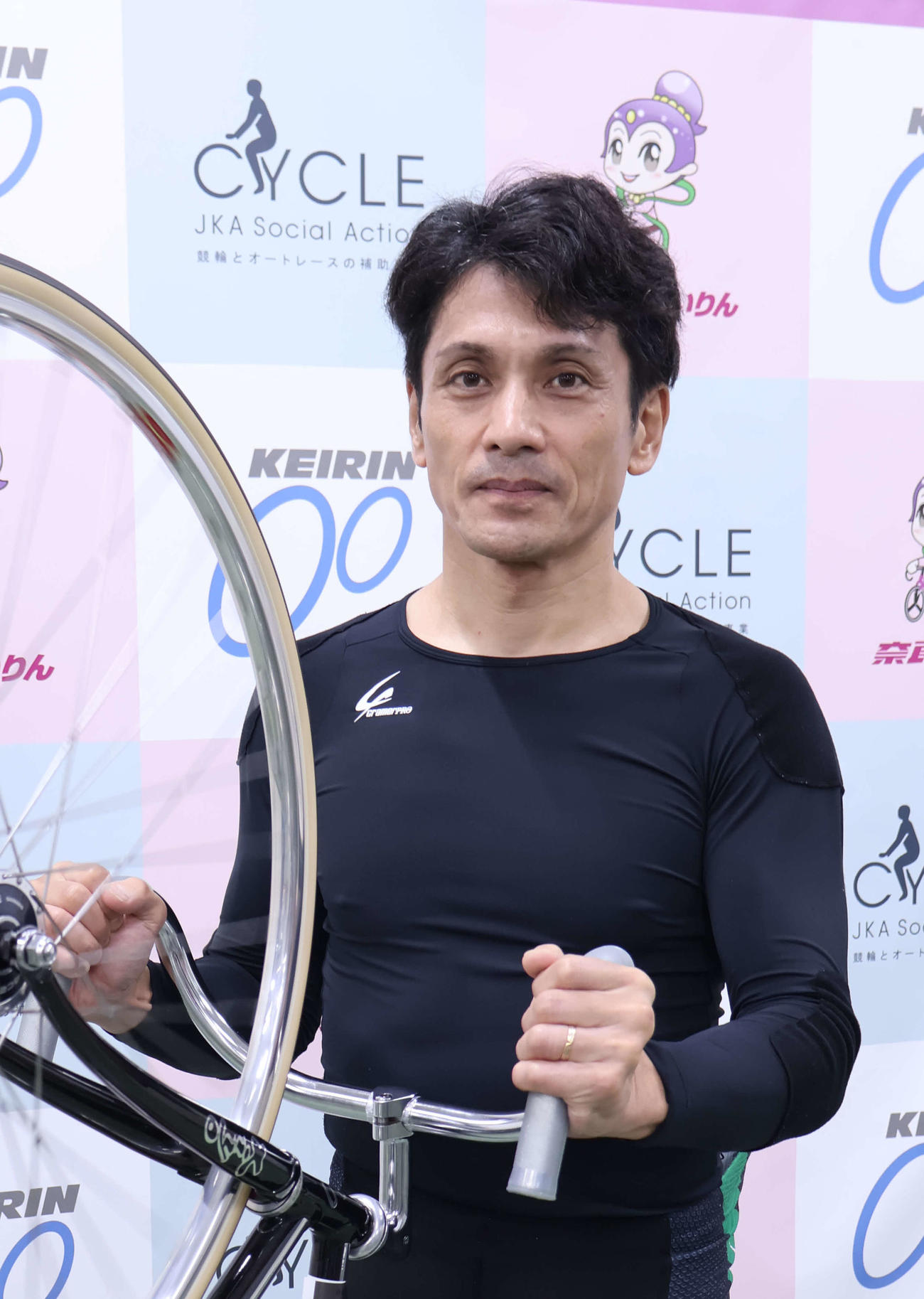 ベテラン島野浩司が準決で勝利して存在感を示した（撮影・山田敏明）