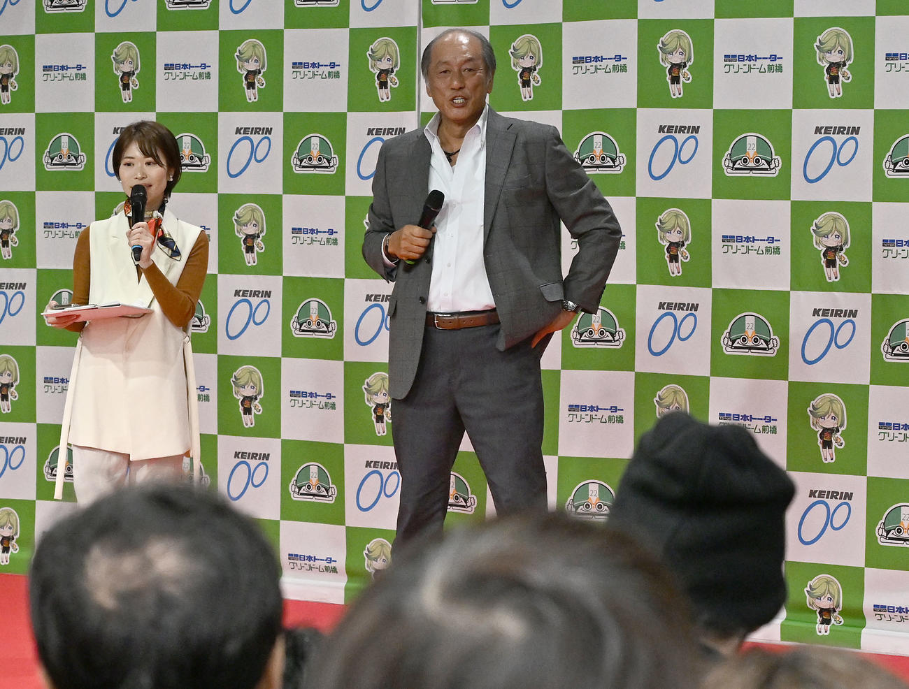 「第34回寛仁親王牌」が開催されるグリーンーム前橋でトークショーを行ったプロ野球元西武の渡辺久信さん（撮影・千葉一成）