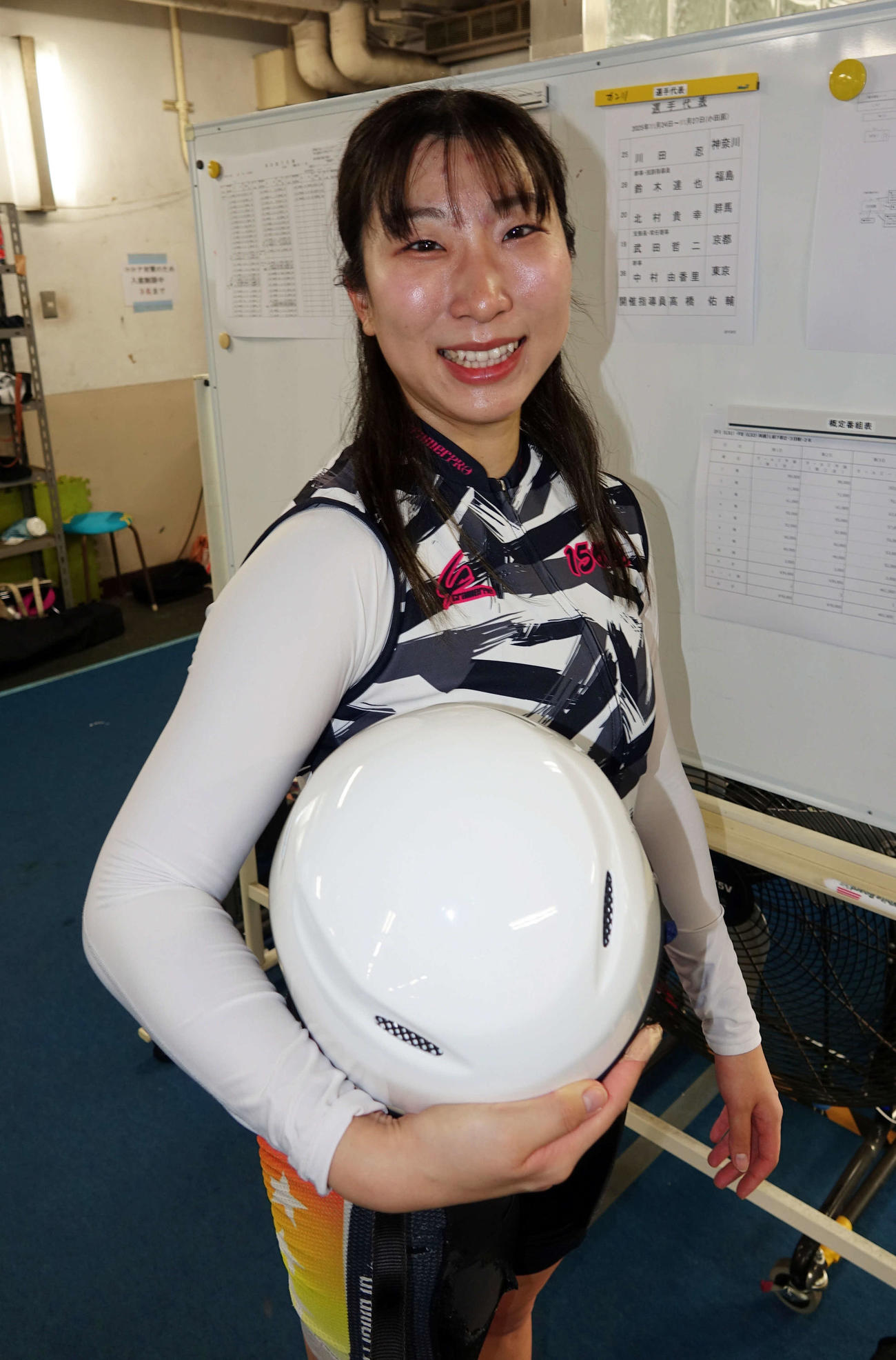 バッチリまくりを決めた小林真矢香＝2025／11／24