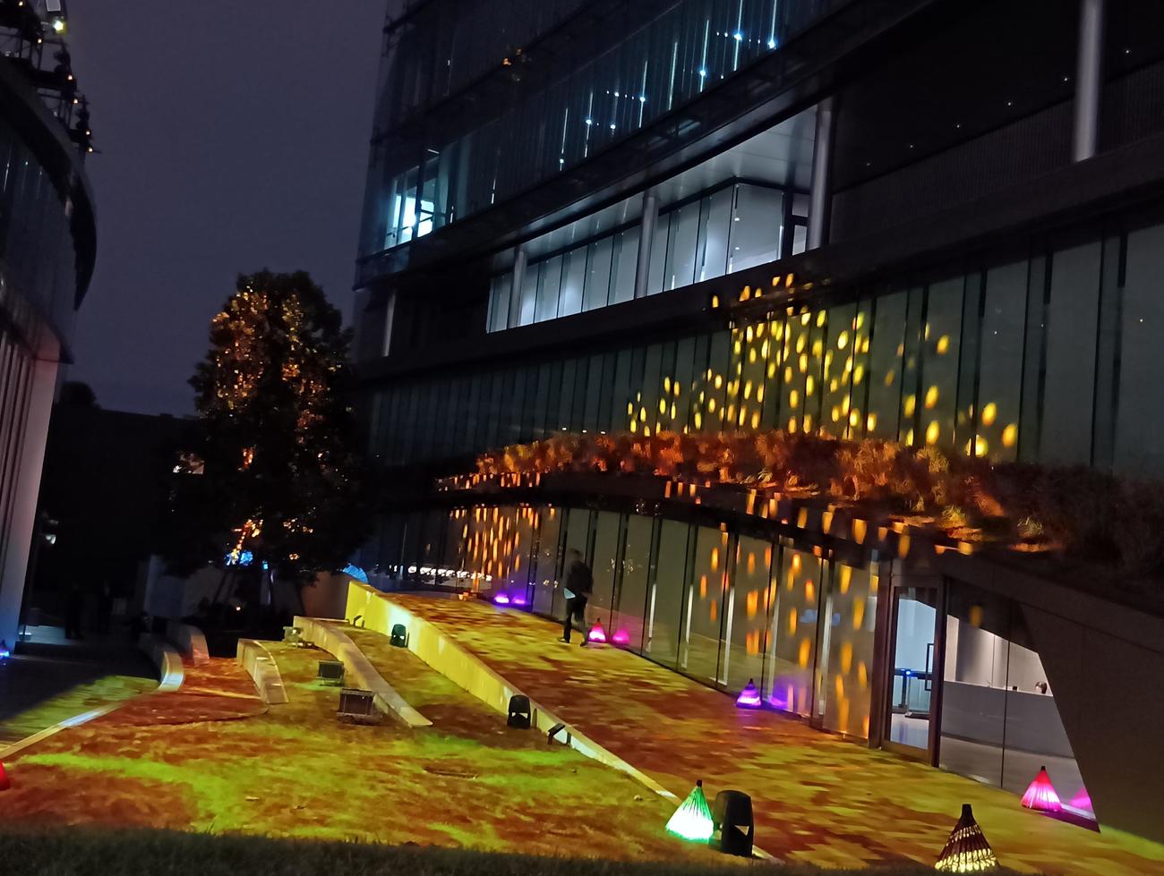 27日から始まった「SIX WAKE ROPPONGI INSTALLATION 2025～ジパング黄金の庭～」