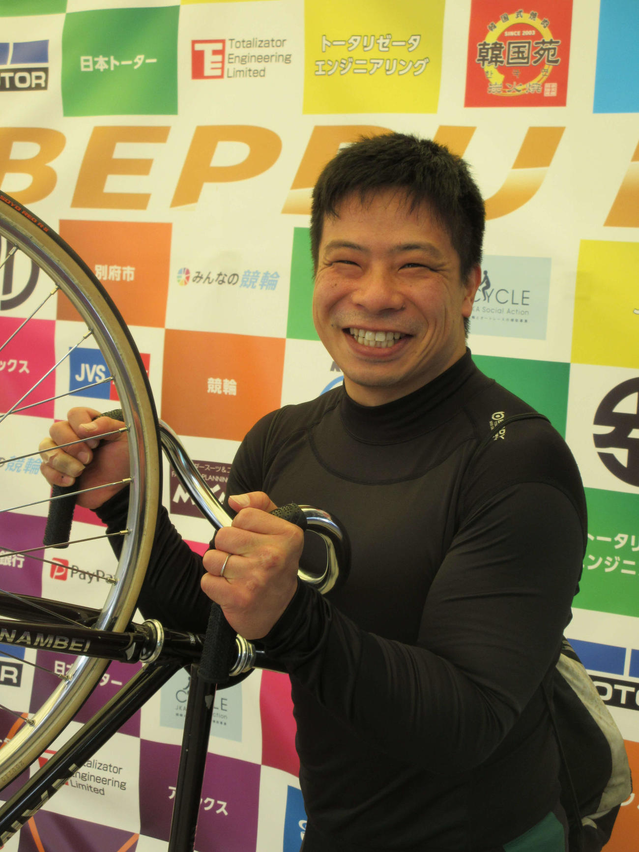 準決4R、津村洸次郎が持ち前のパワーフルな走りで圧倒する