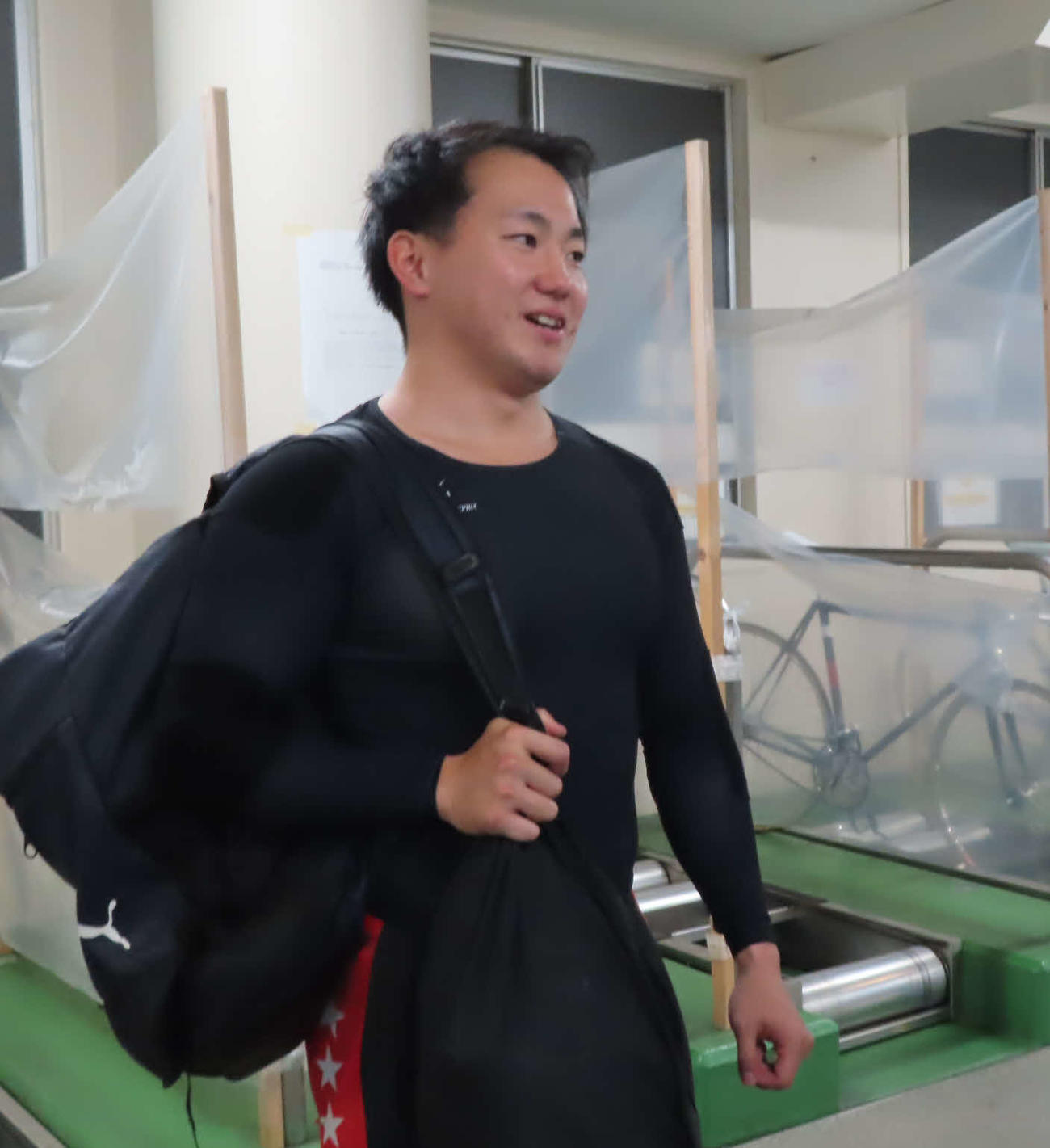決勝へ抱負を話す中釜章成（撮影・野島成浩）