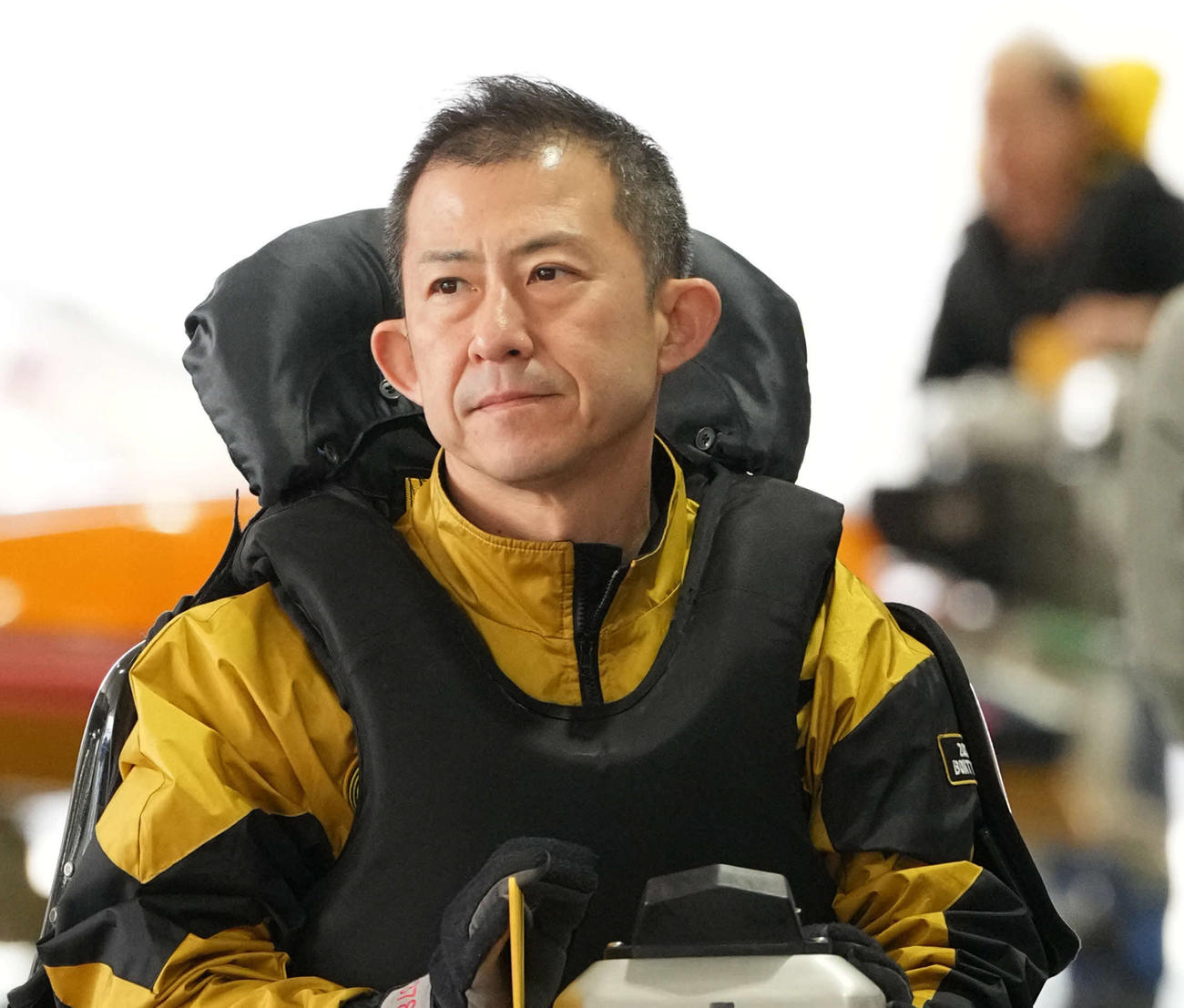 スリット足は抜群気配の瓜生正義